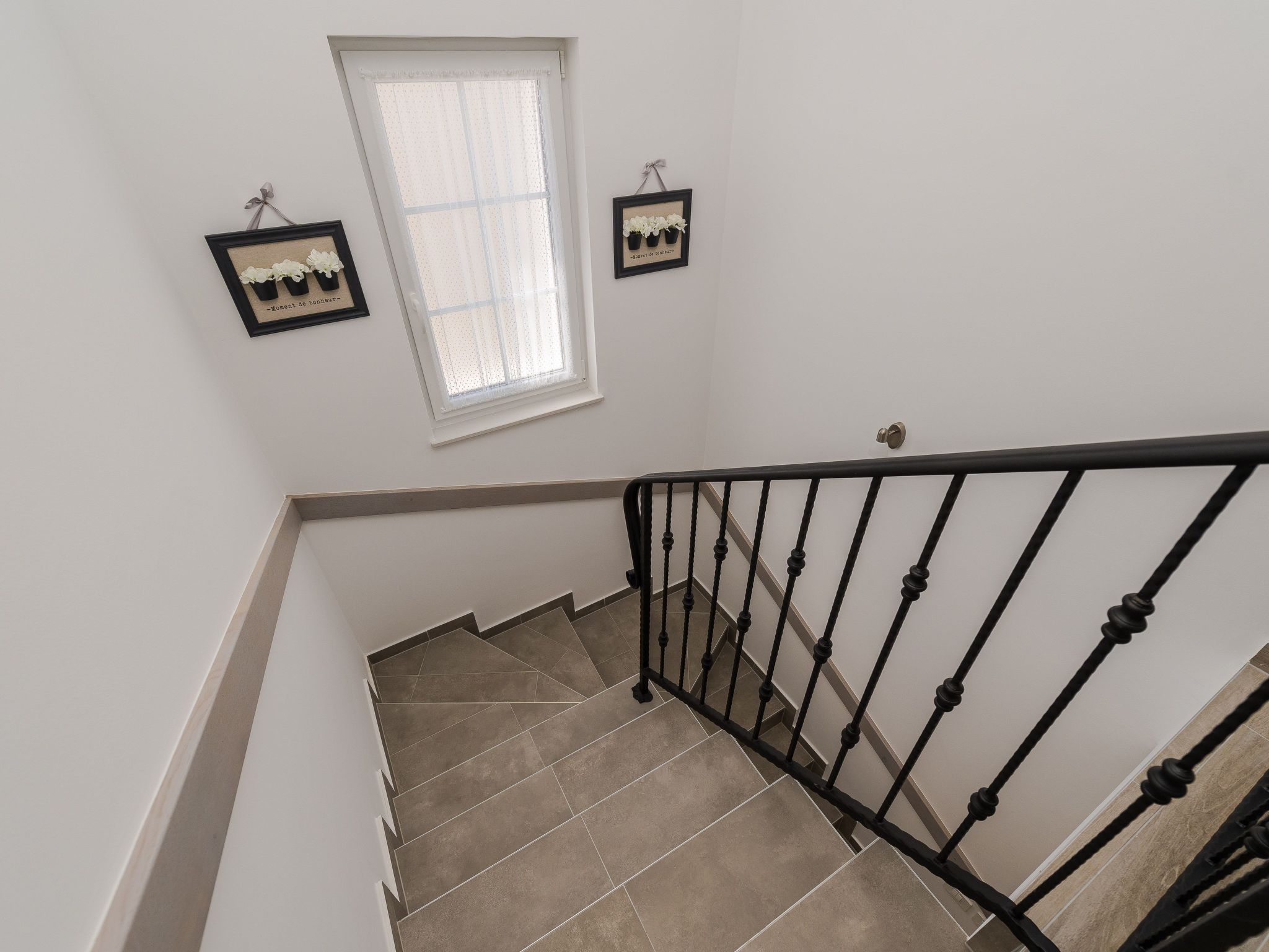 Neue Steinvilla mit beheiztem Pool in Strandnähe-Image-tags.info