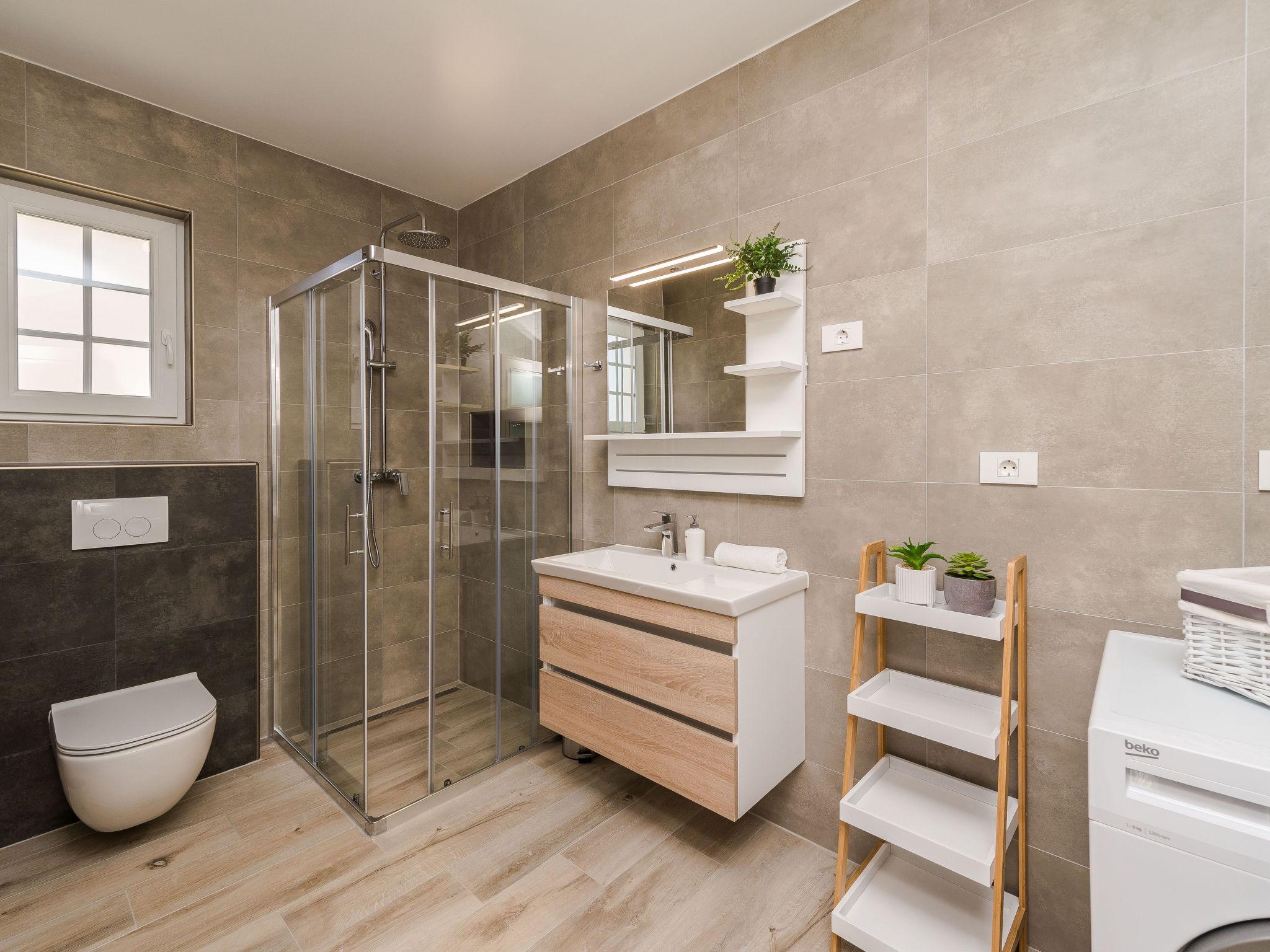 Neue Steinvilla mit beheiztem Pool in Strandnähe-Image-tags.info