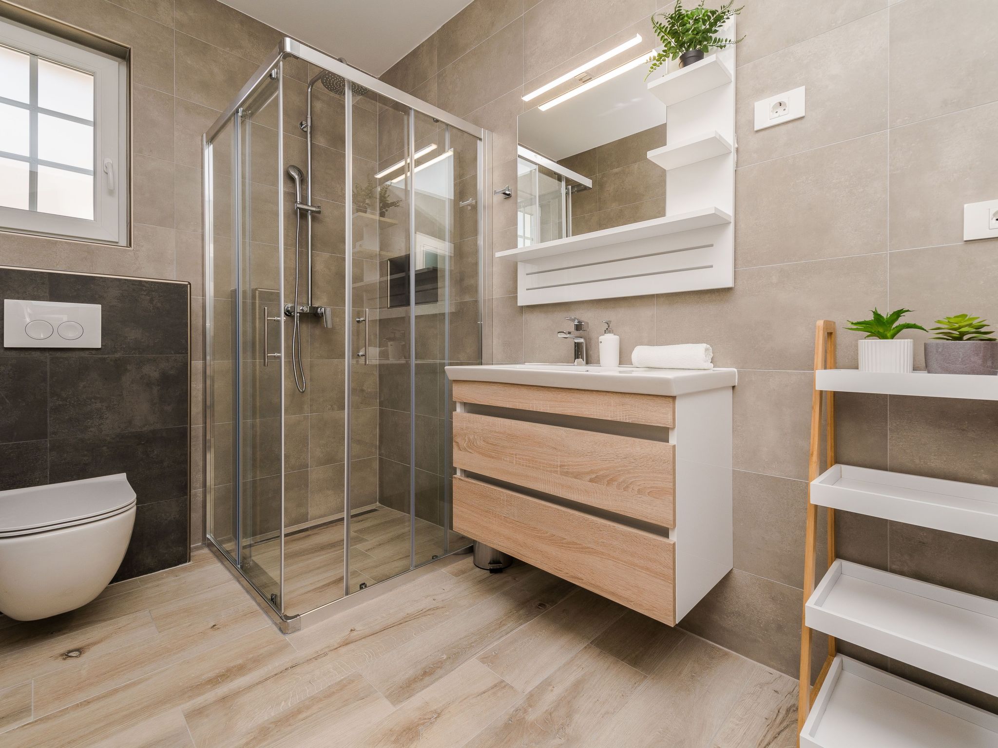 Neue Steinvilla mit beheiztem Pool in Strandnähe-Image-tags.info