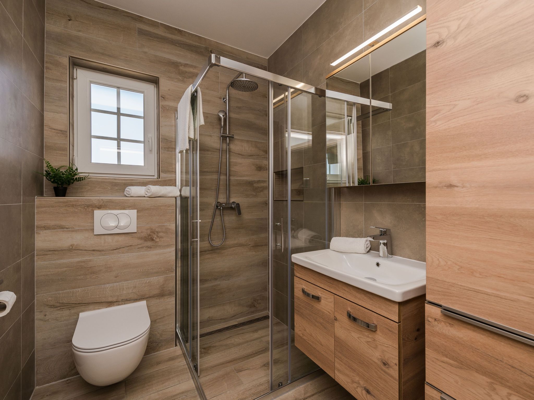 Neue Steinvilla mit beheiztem Pool in Strandnähe-Image-tags.info