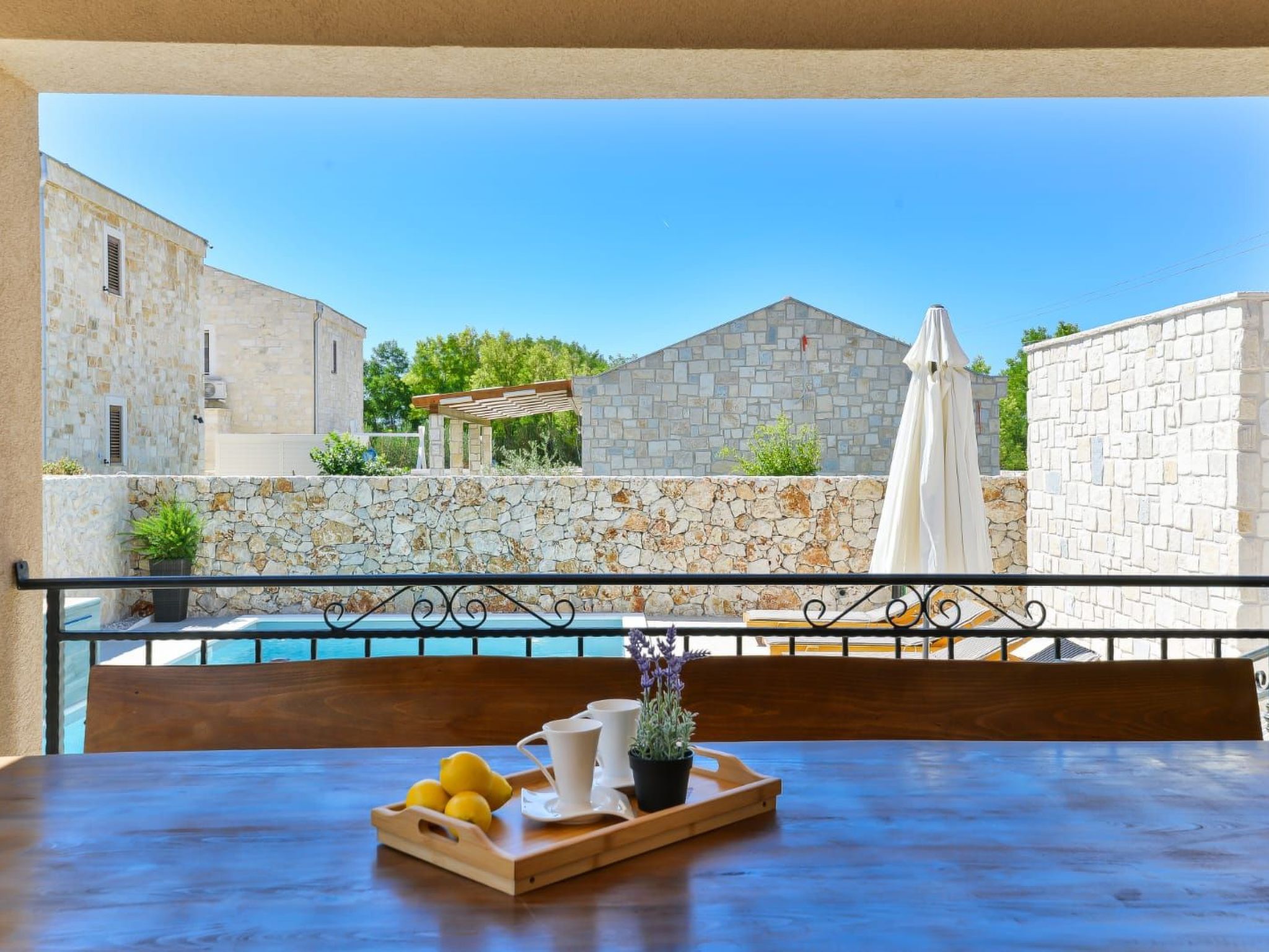 Romantische Villa mit Pool und Sauna, in Strandnähe-Image-tags.info