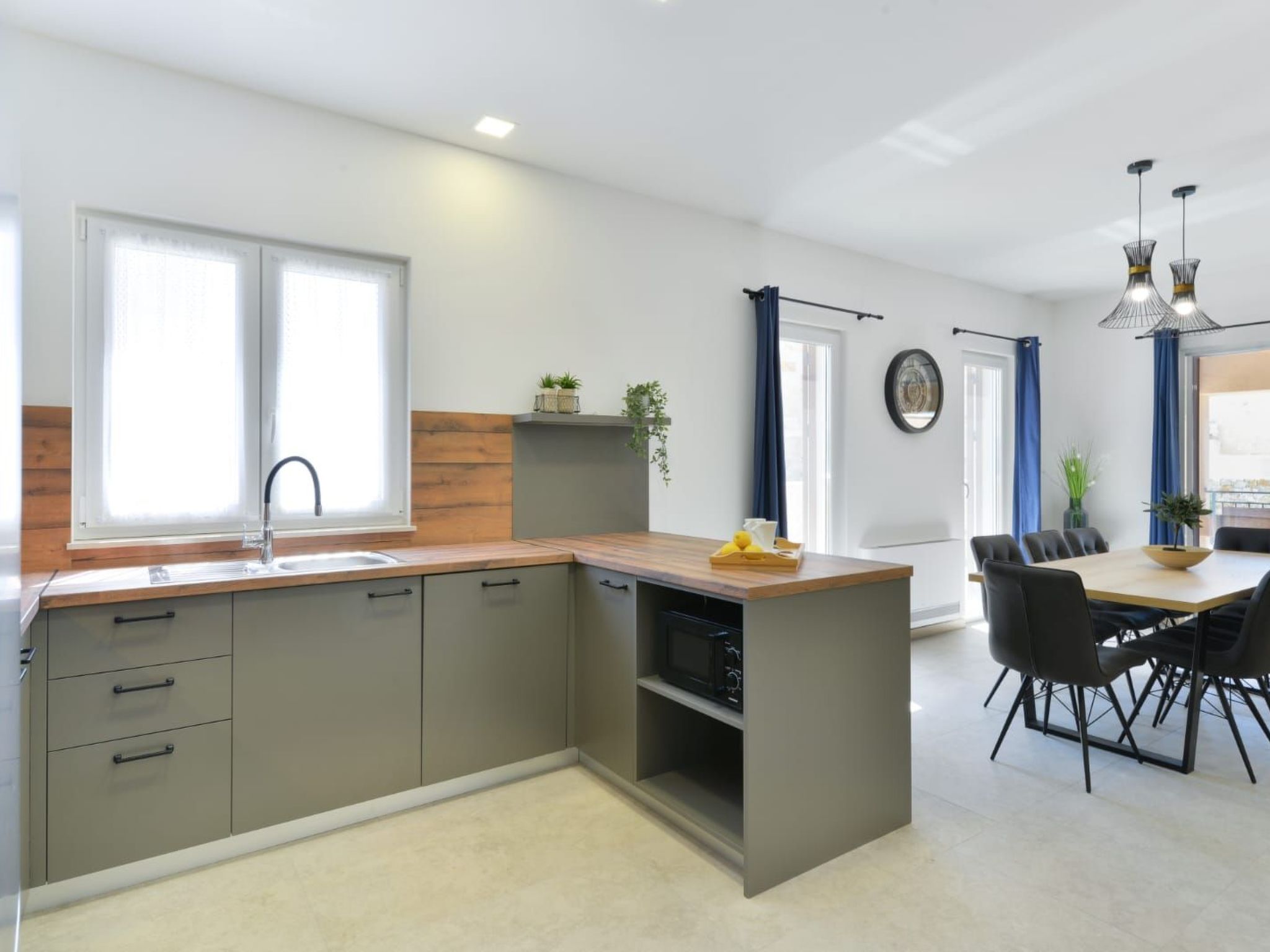 Romantische Villa mit Pool und Sauna, in Strandnähe-Image-tags.info