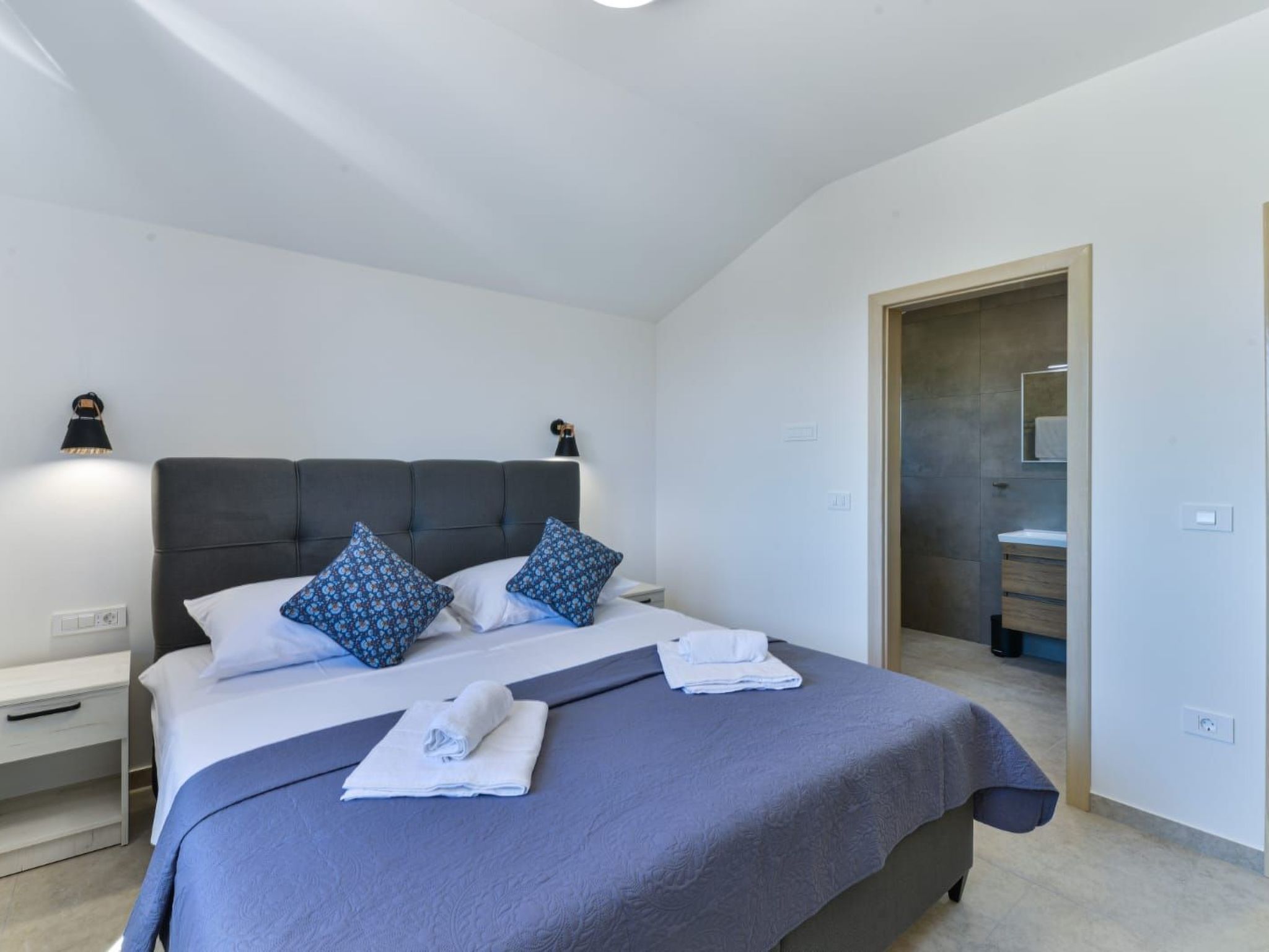 Romantische Villa mit Pool und Sauna, in Strandnähe-Image-tags.info