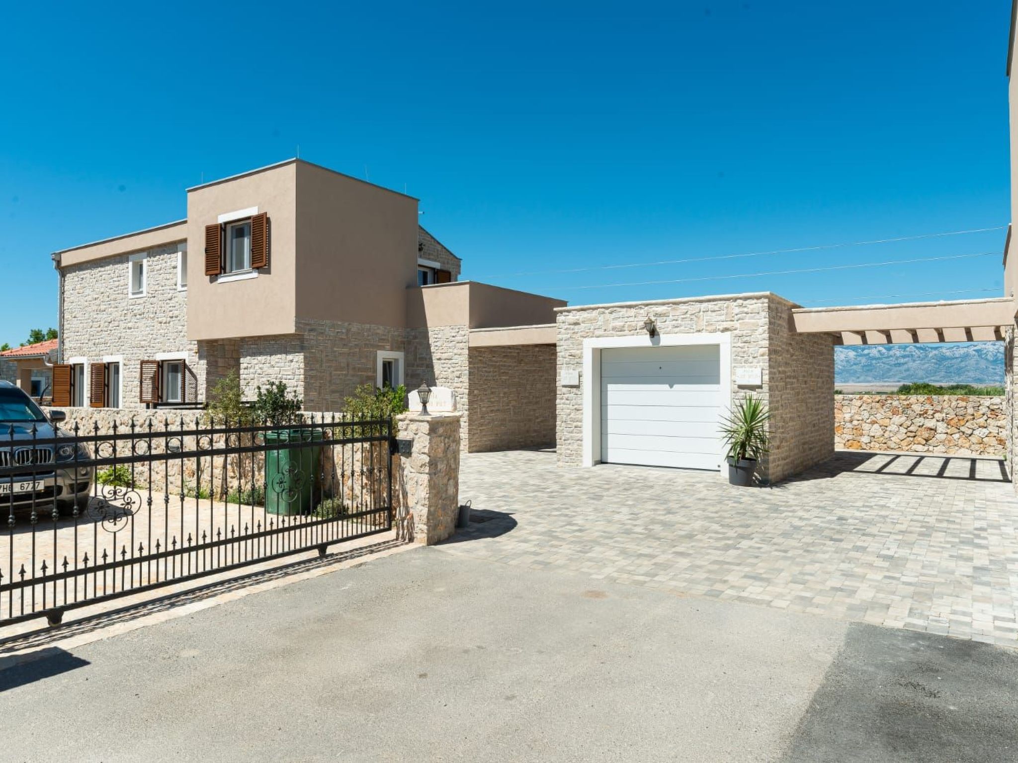 Romantische Villa mit Pool und Sauna, in Strandnähe-Image-tags.info