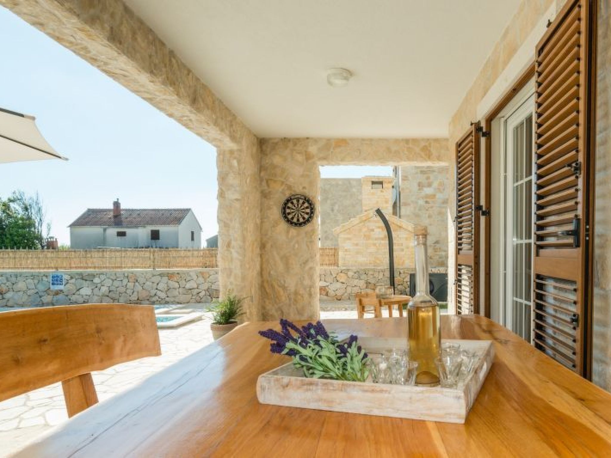 Steinvilla mit Pool, Meerblick, Nähe Sandstrand-Image-tags.info