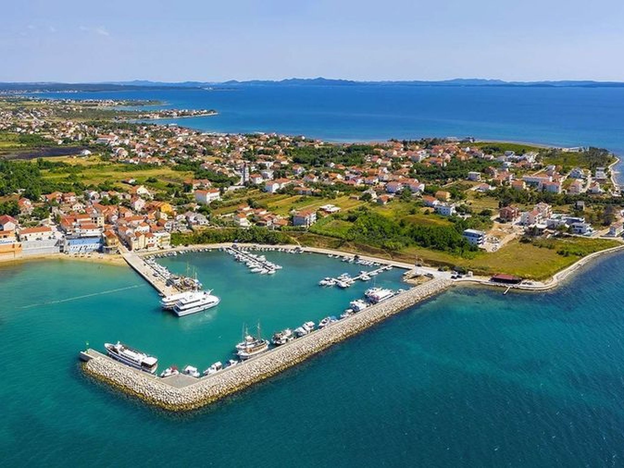 Steinvilla mit Pool, Meerblick, Nähe Sandstrand-Image-tags.info