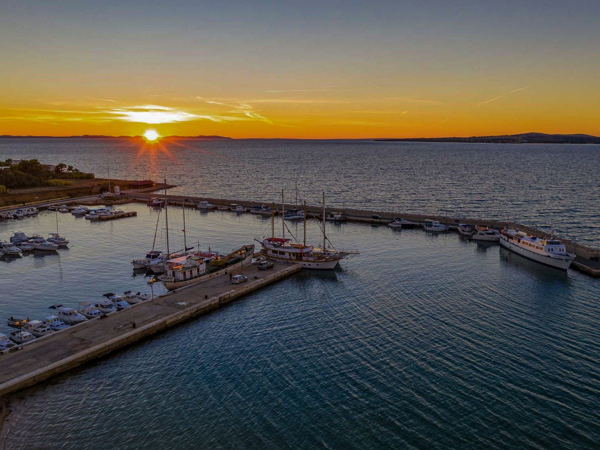 Steinvilla mit Pool, Meerblick, Nähe Sandstrand-Image-tags.info