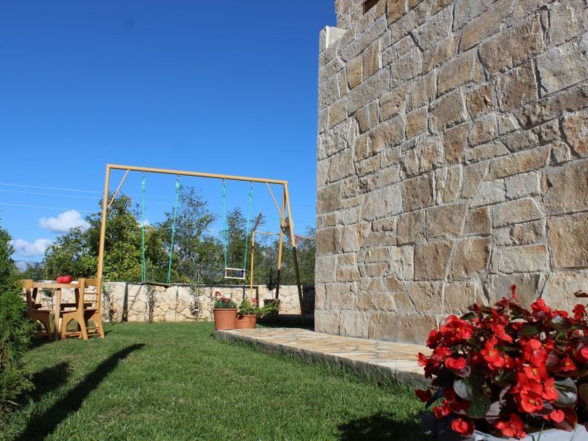 Steinvilla mit Pool, Meerblick, Nähe Sandstrand-Image-tags.info