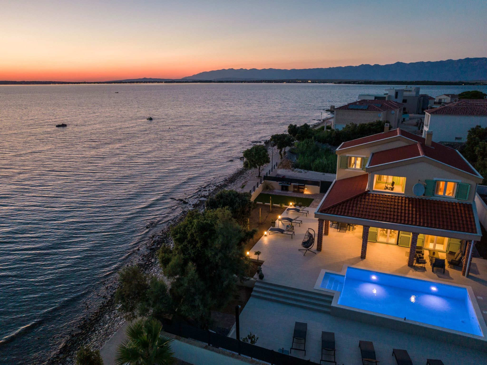 Villa "Mar" am Strand mit beheiztem Pool, Jacuzzi