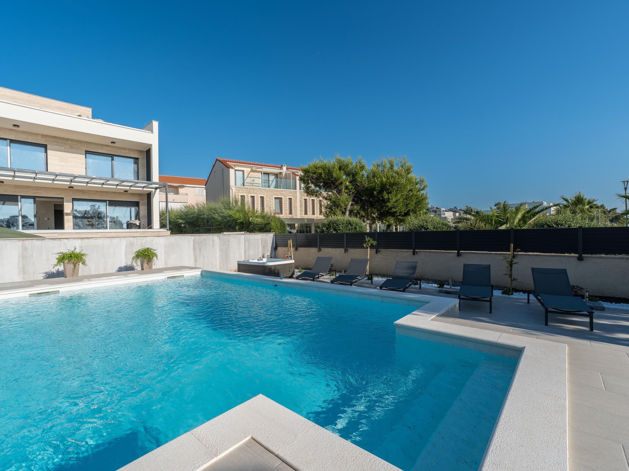 Villa "Mar" am Strand mit beheiztem Pool, Jacuzzi-Image-tags.info