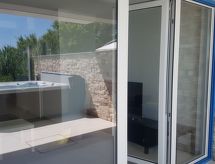 Villa Miri Palme: Luxe villa aan zee met jacuzzi in Privlaka - thumbnail 5