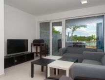 Villa Miri Palme: Luxe villa aan zee met jacuzzi in Privlaka - thumbnail 6