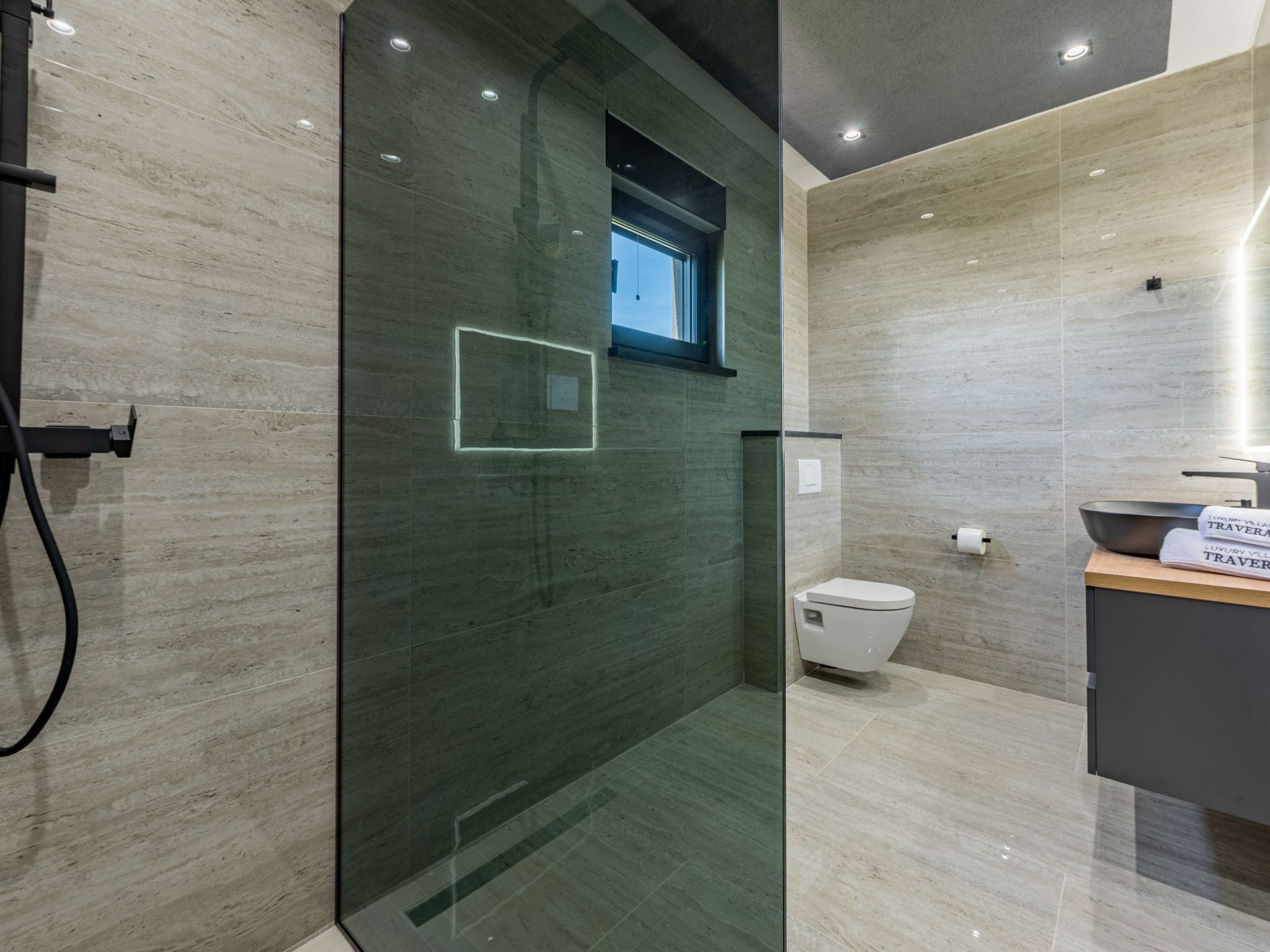 Villa Travera 1-Image-tags.info