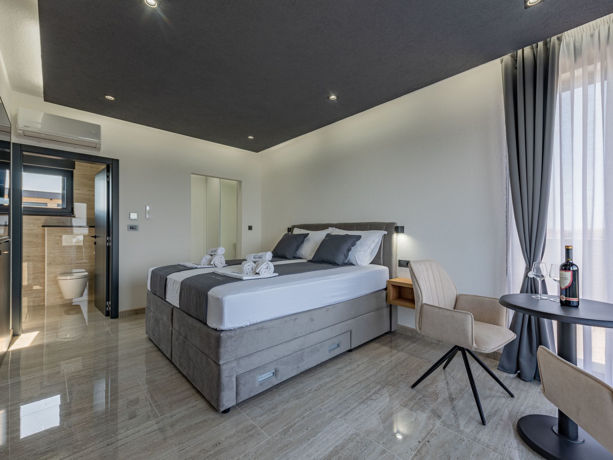 Villa Travera 1-Image-tags.info