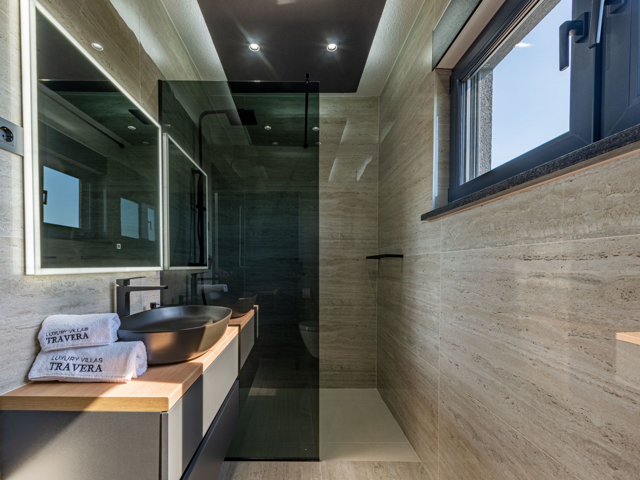 Villa Travera 1-Image-tags.info