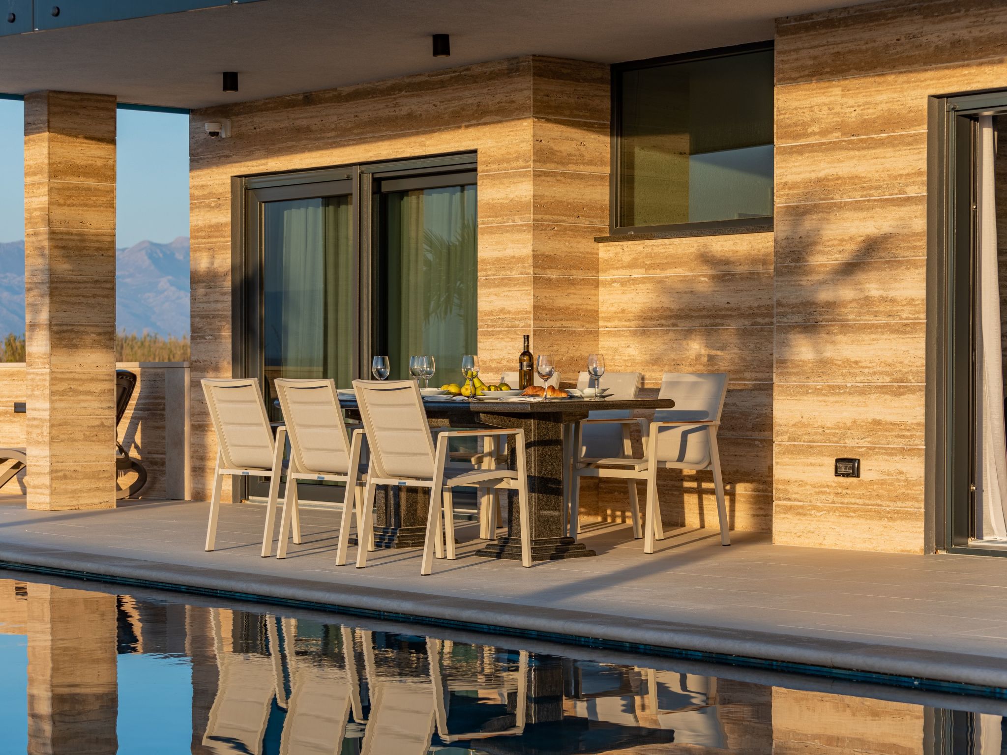 Villa Travera 1-Image-tags.info