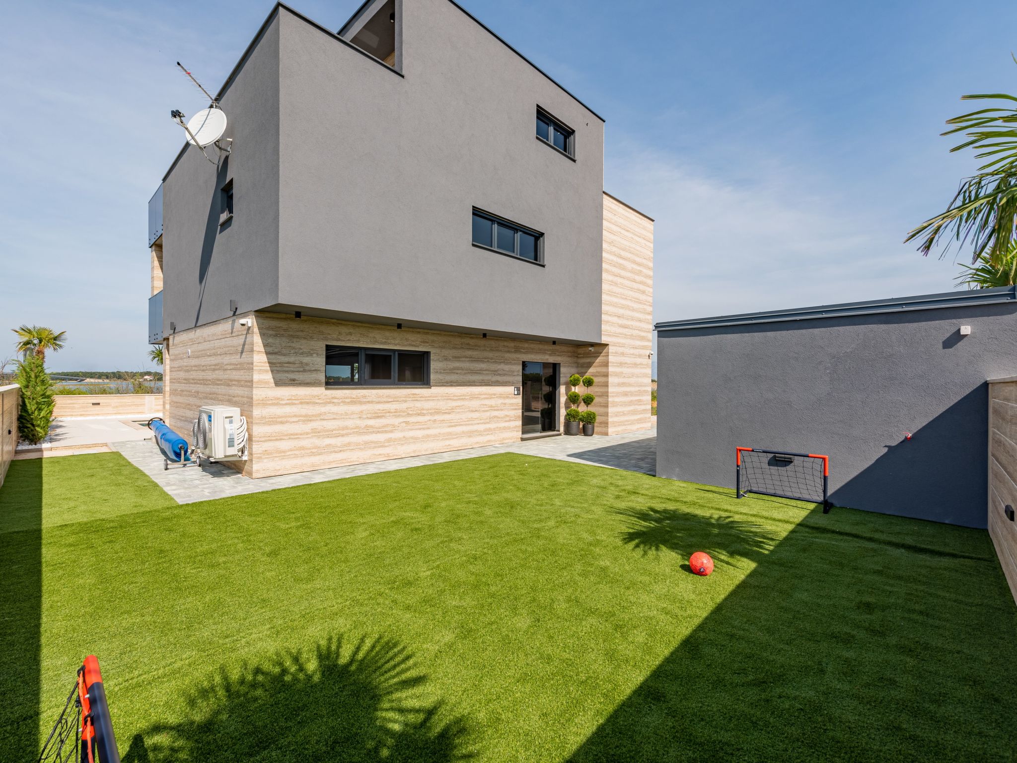 Villa Travera 1-Image-tags.info