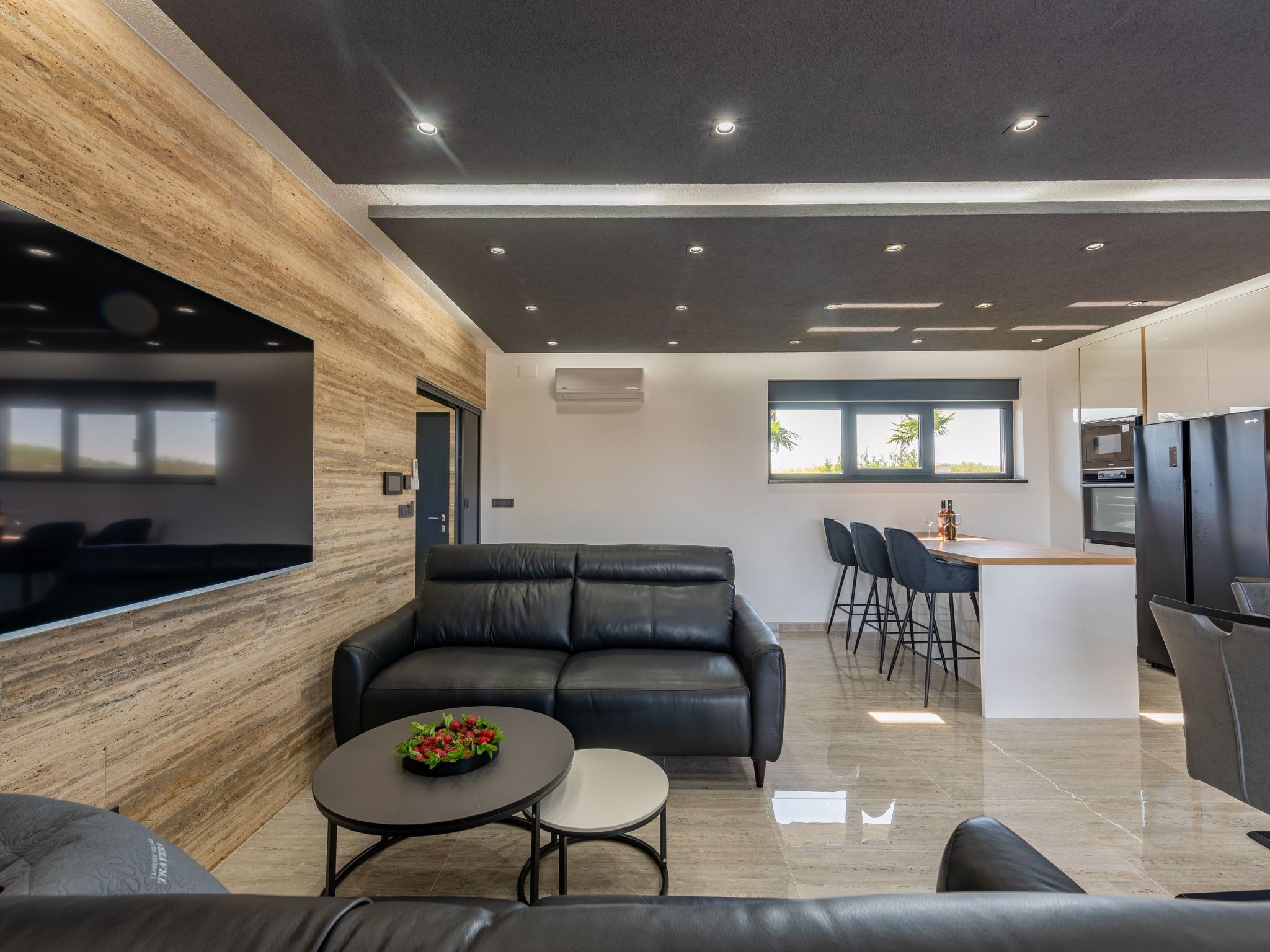 Villa Travera 3-Image-tags.info