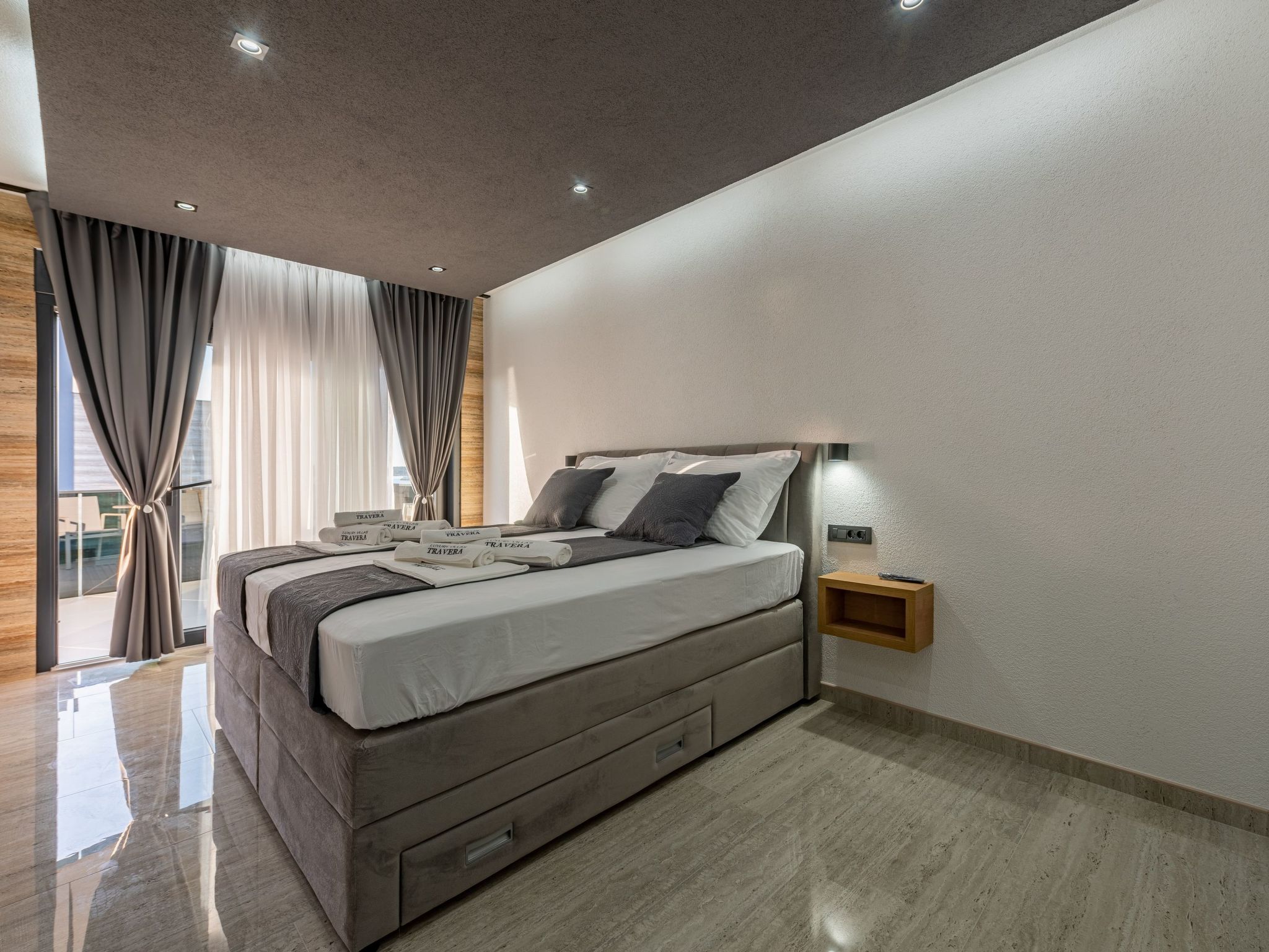 Villa Travera 3-Image-tags.info