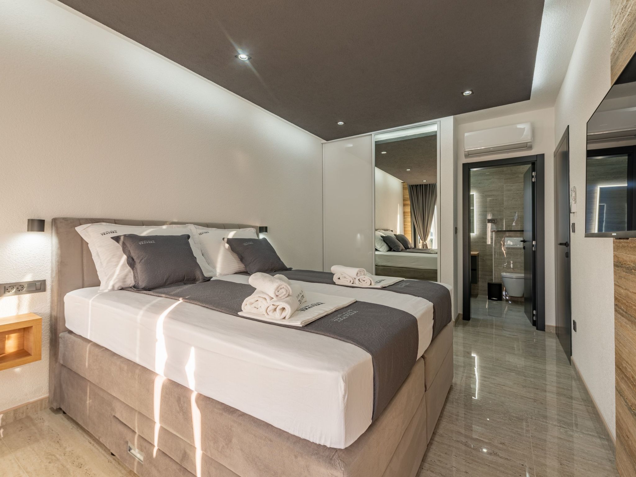 Villa Travera 3-Image-tags.info