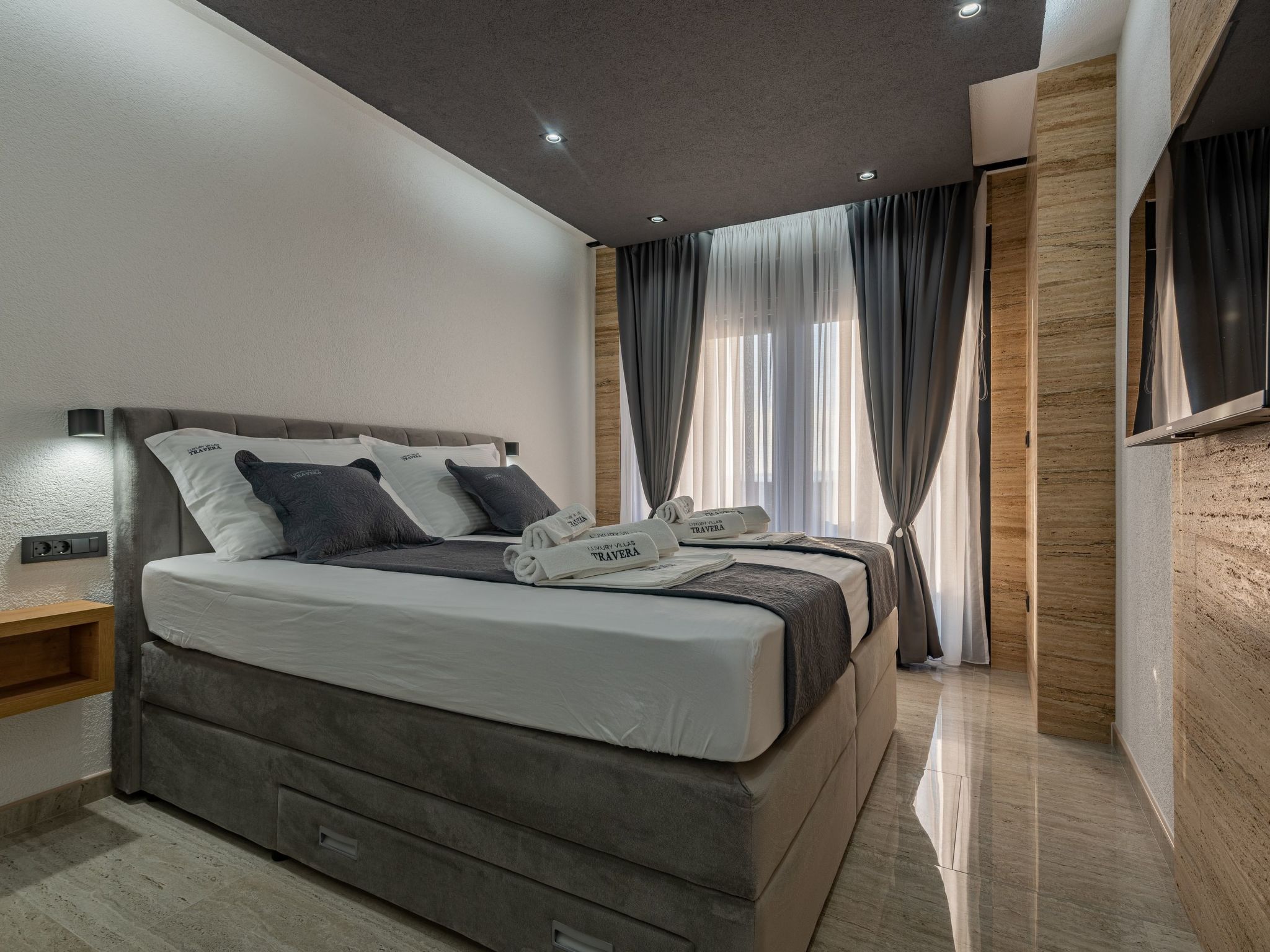 Villa Travera 3-Image-tags.info