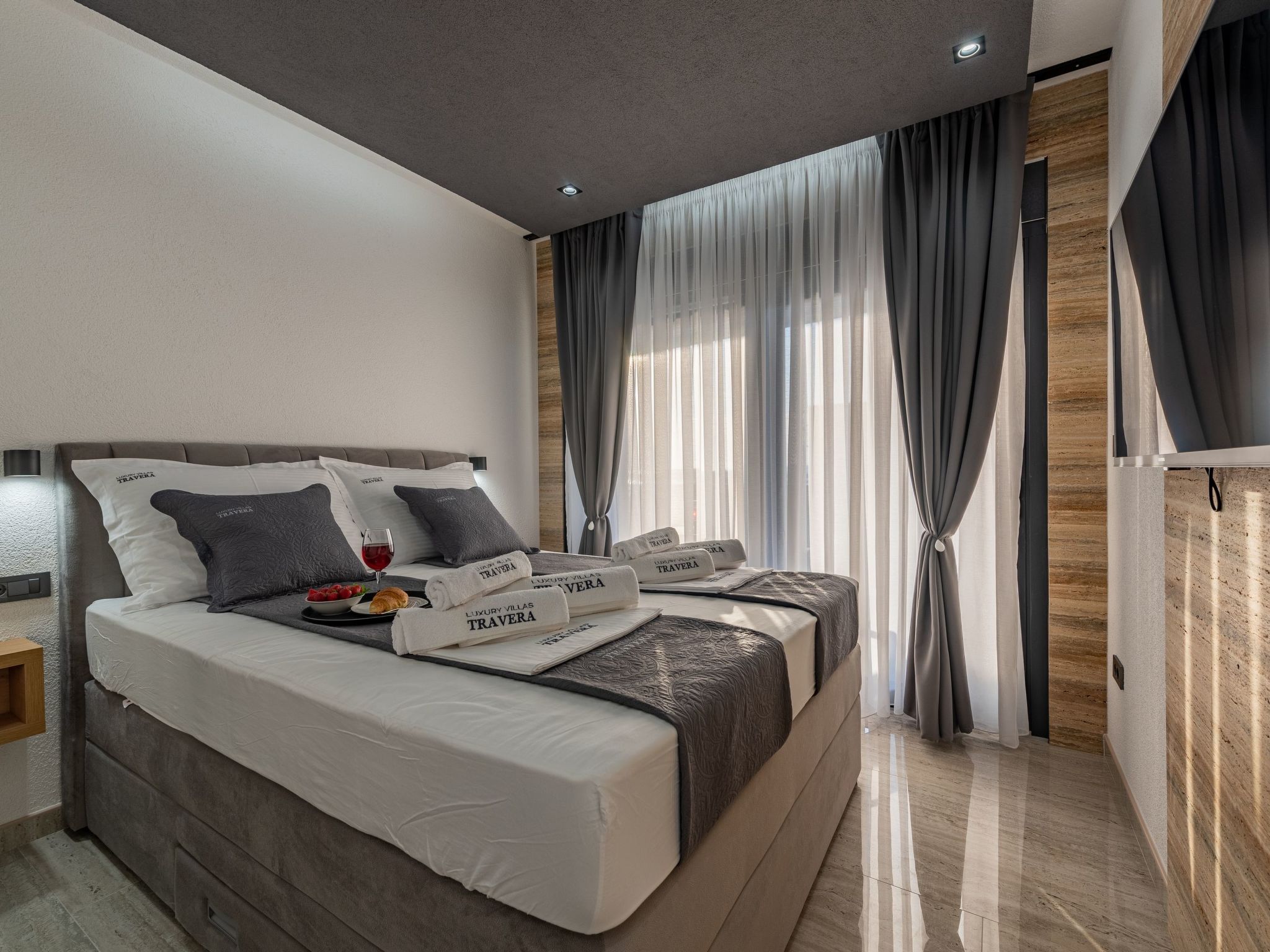 Villa Travera 3-Image-tags.info