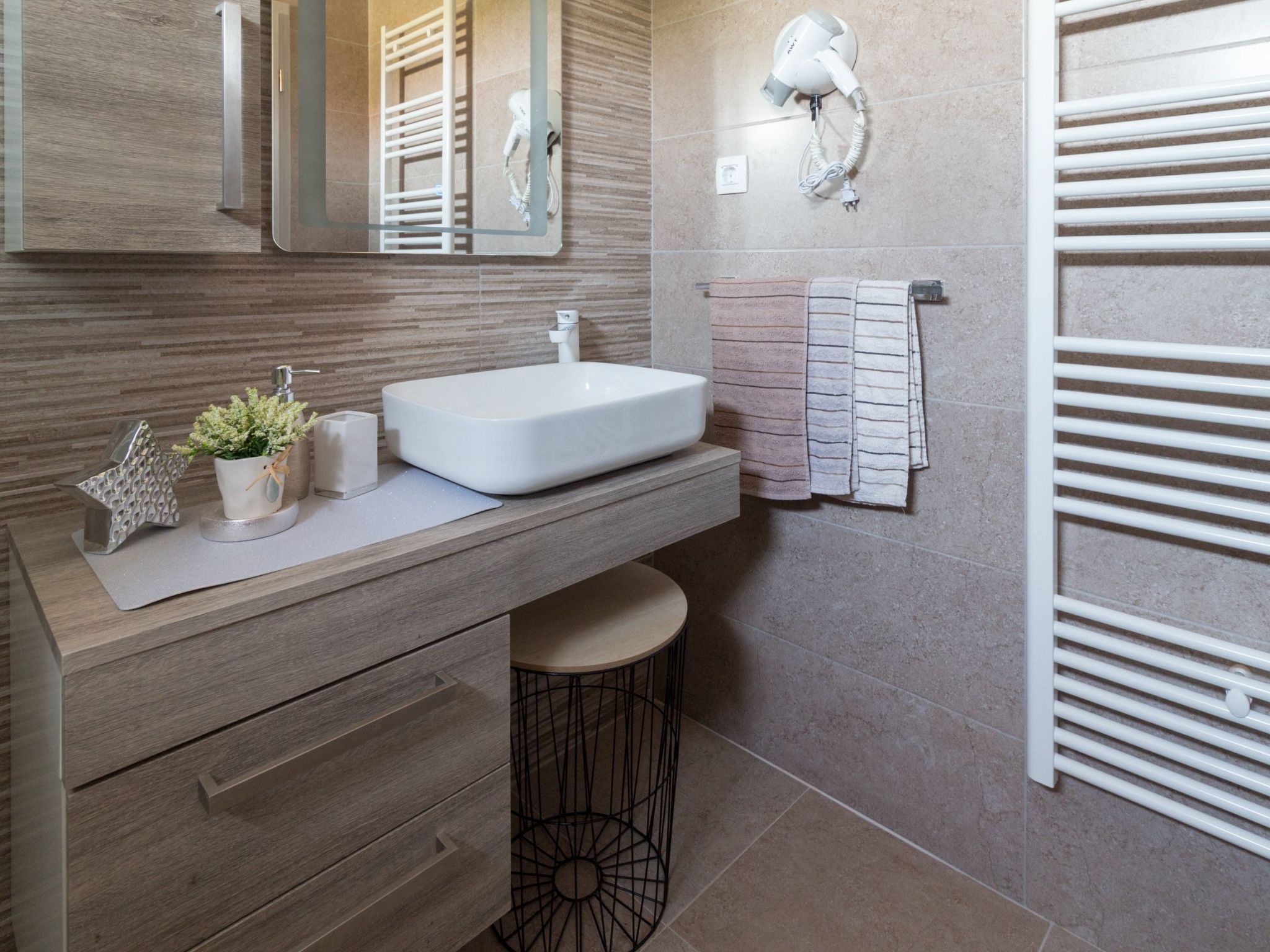 Villa Nicolle-Image-tags.info