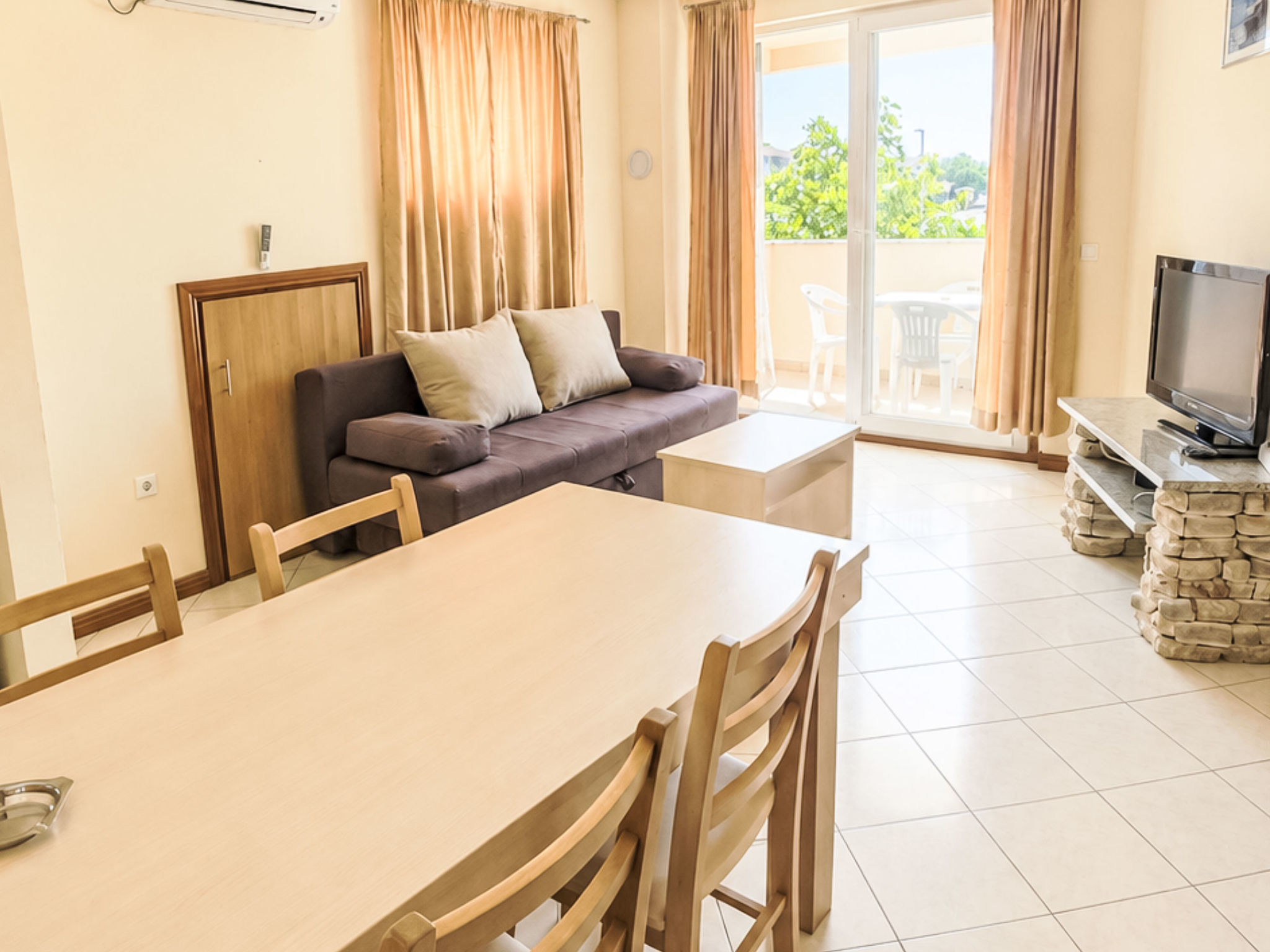 Mare 02 in Privlaka - by TA Leut Agency - Binnen