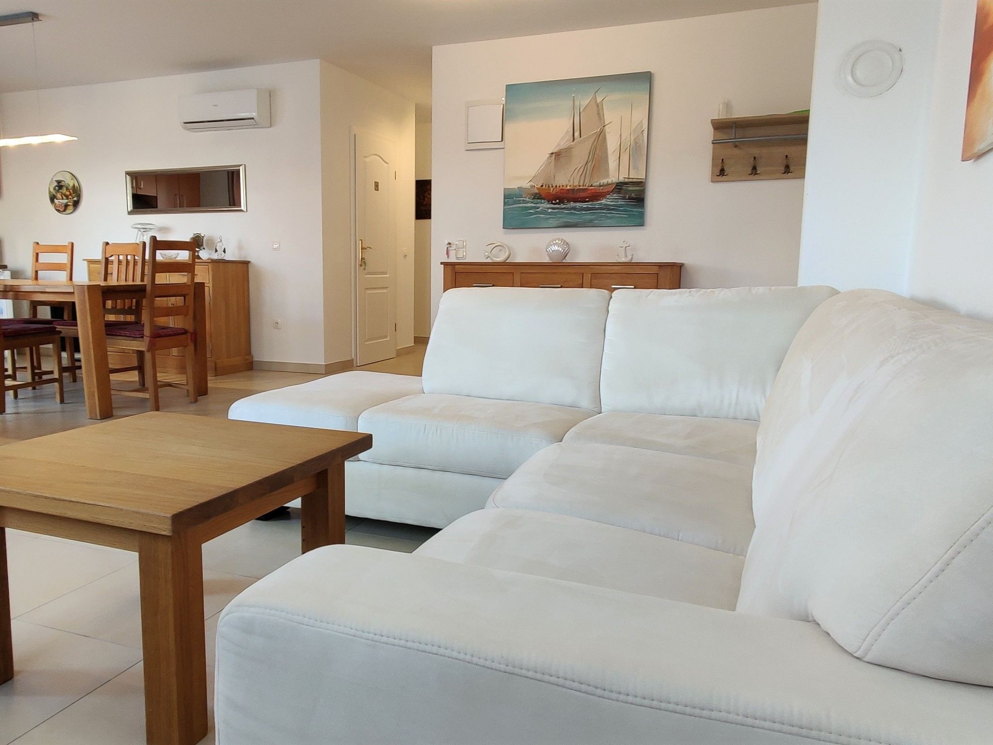 Erdgeschoss-Ferienwohnung mit Garten und Pool-Dedans