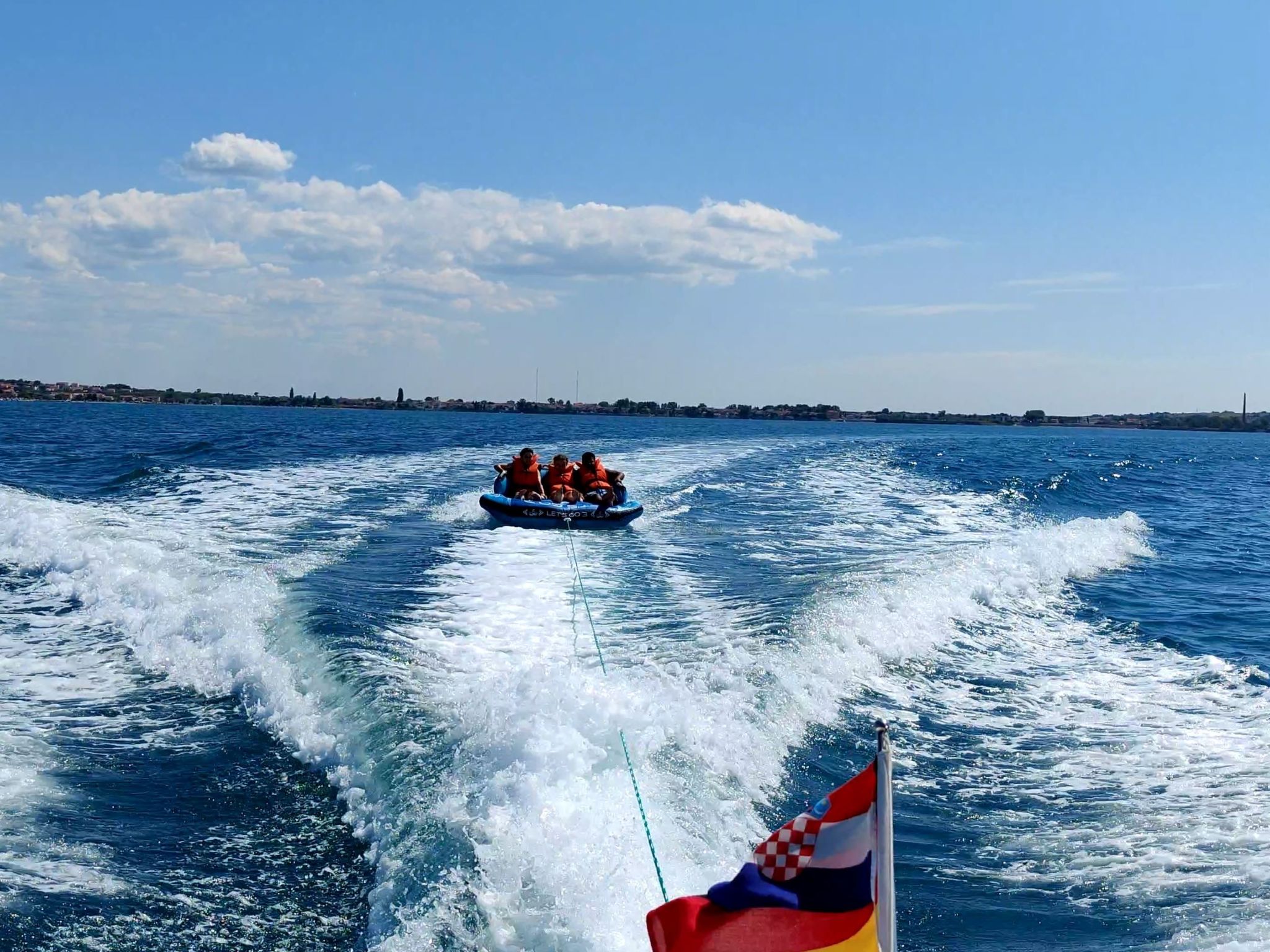 Erdgeschoss-Ferienwohnung mit Garten und Pool-Dedans