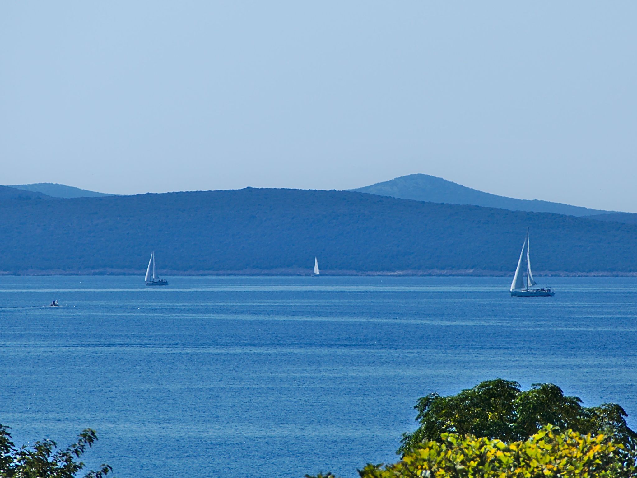 Erdgeschoss-Ferienwohnung mit Garten und Pool-Dedans