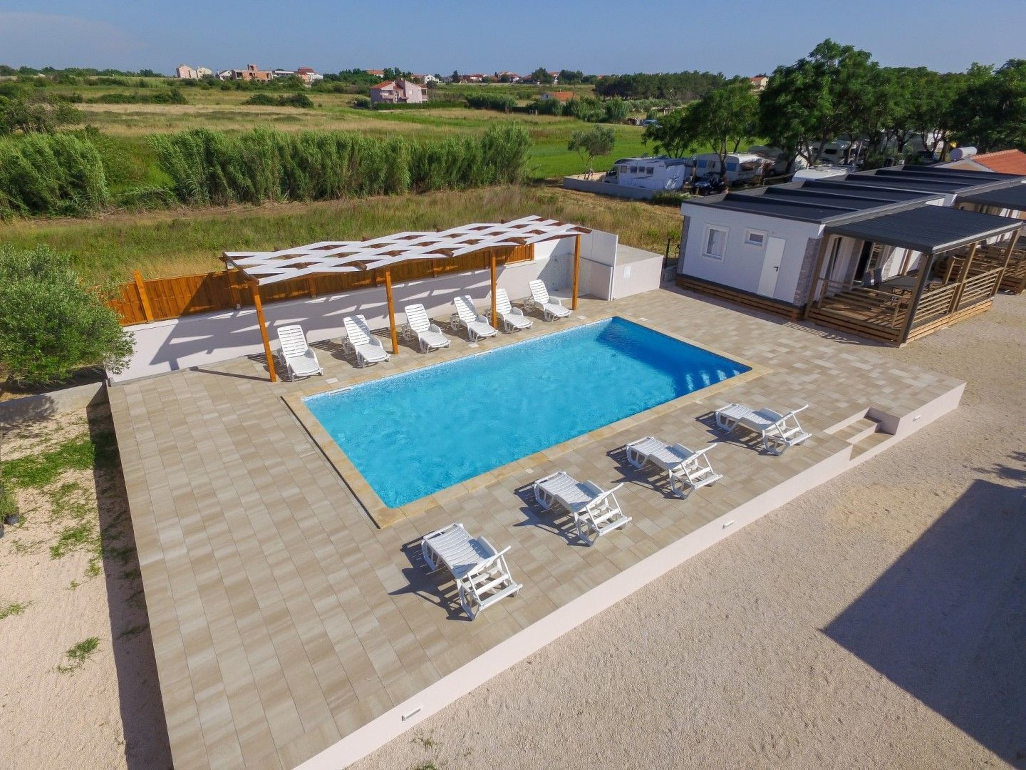 Wohnung mit Blick auf das Wasser-Draußen