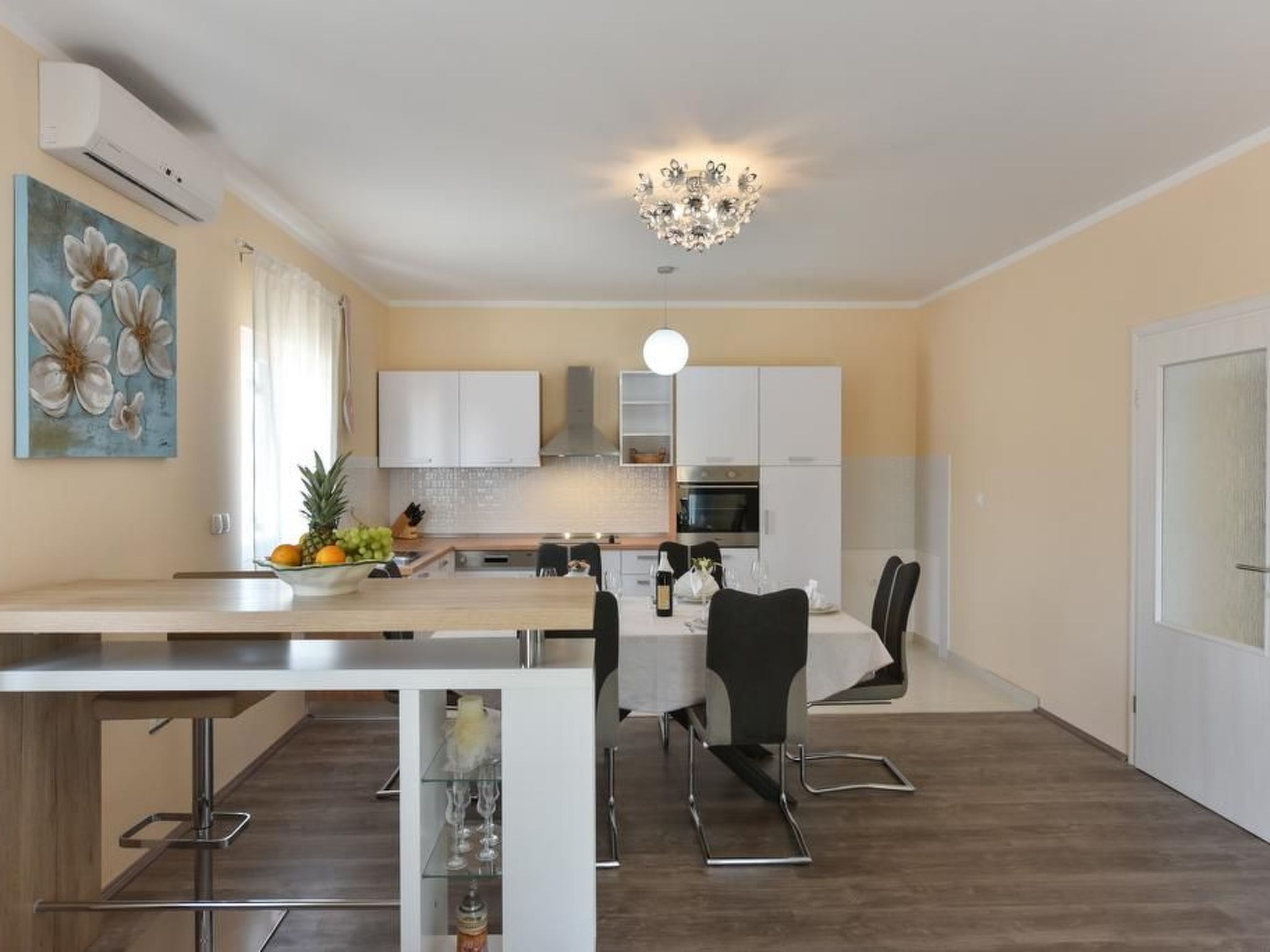 Villa mit Garten, Grill und Terrasse