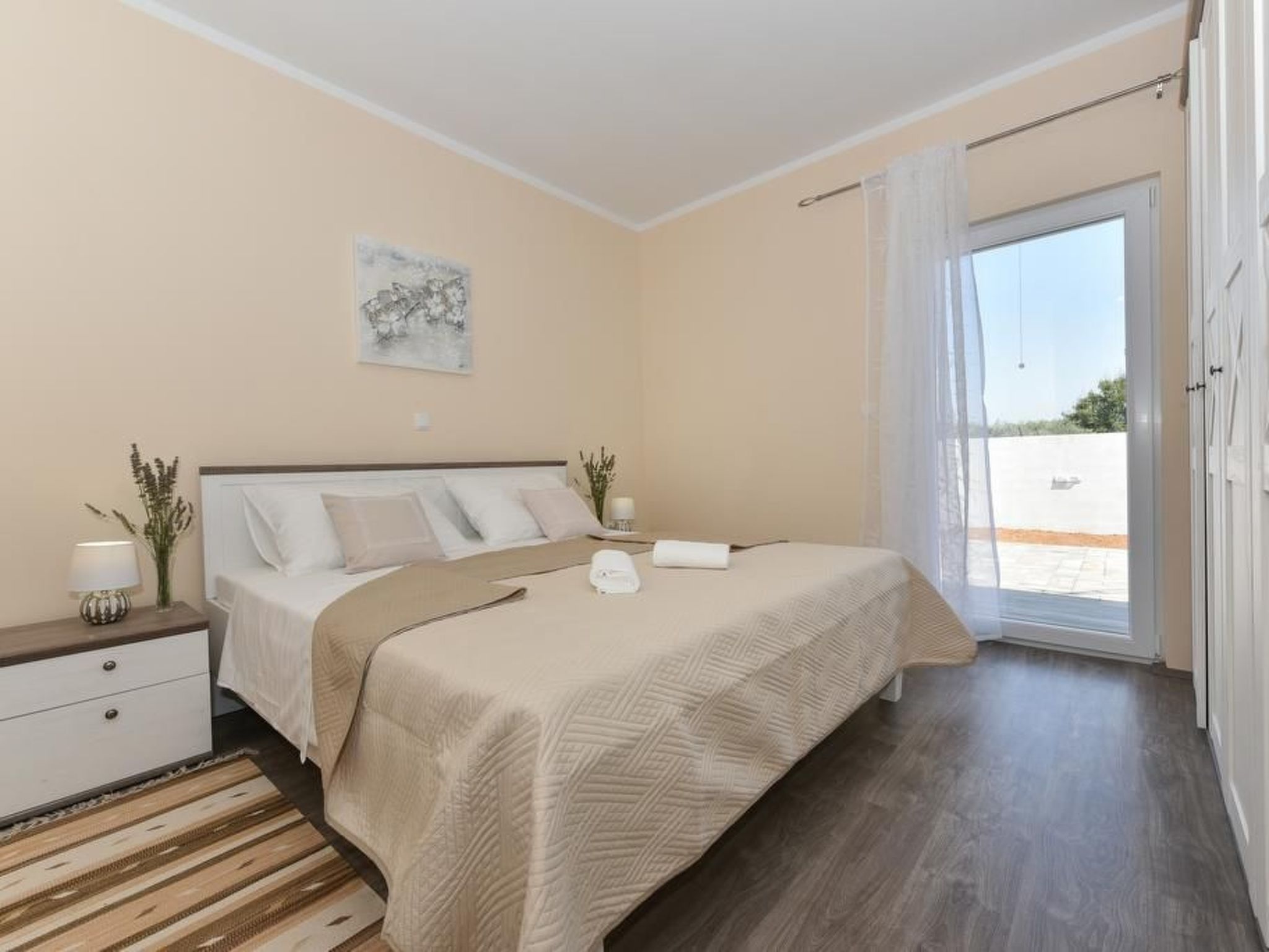 Villa mit Garten, Grill und Terrasse-Drinnen