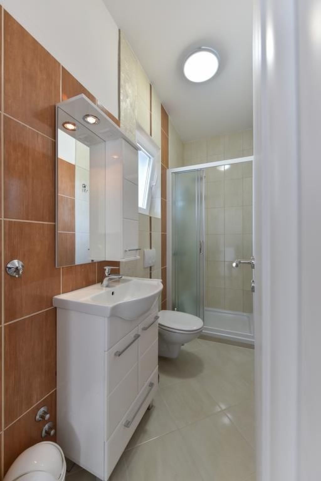 Villa mit Garten, Grill und Terrasse-Drinnen