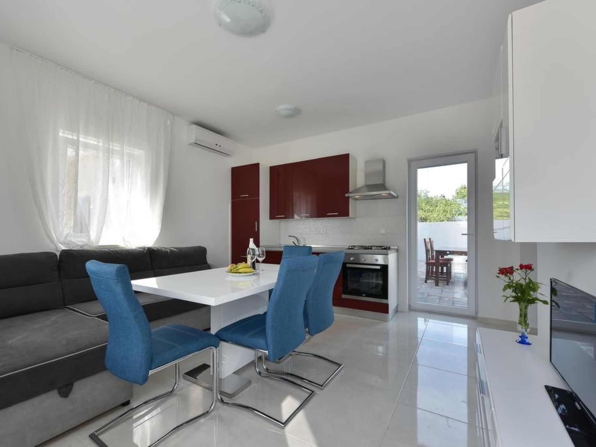 Villa mit Garten, Grill und Terrasse-Image-tags.info