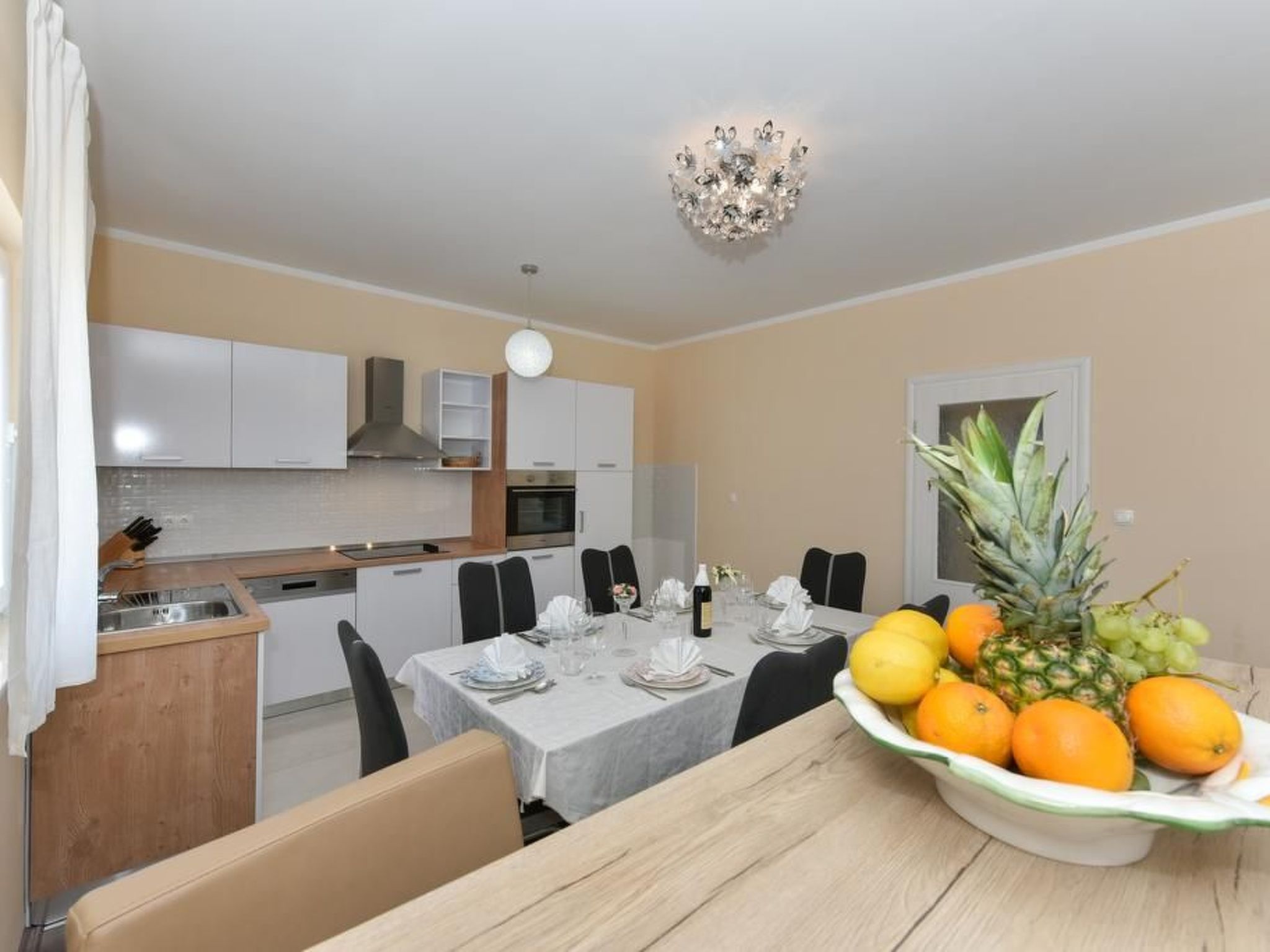 Villa mit Garten, Grill und Terrasse-Image-tags.info