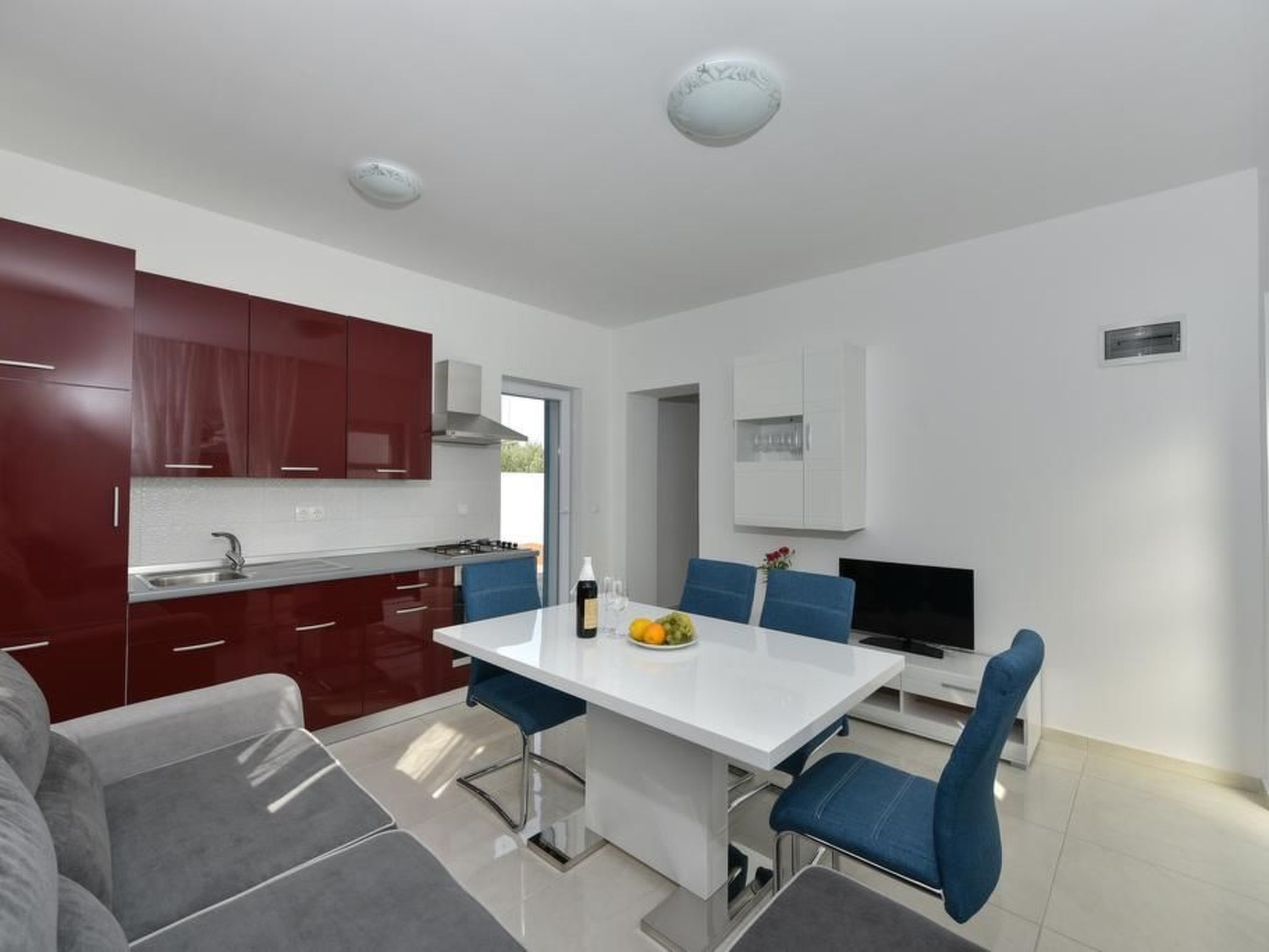 Villa mit Garten, Grill und Terrasse-Drinnen