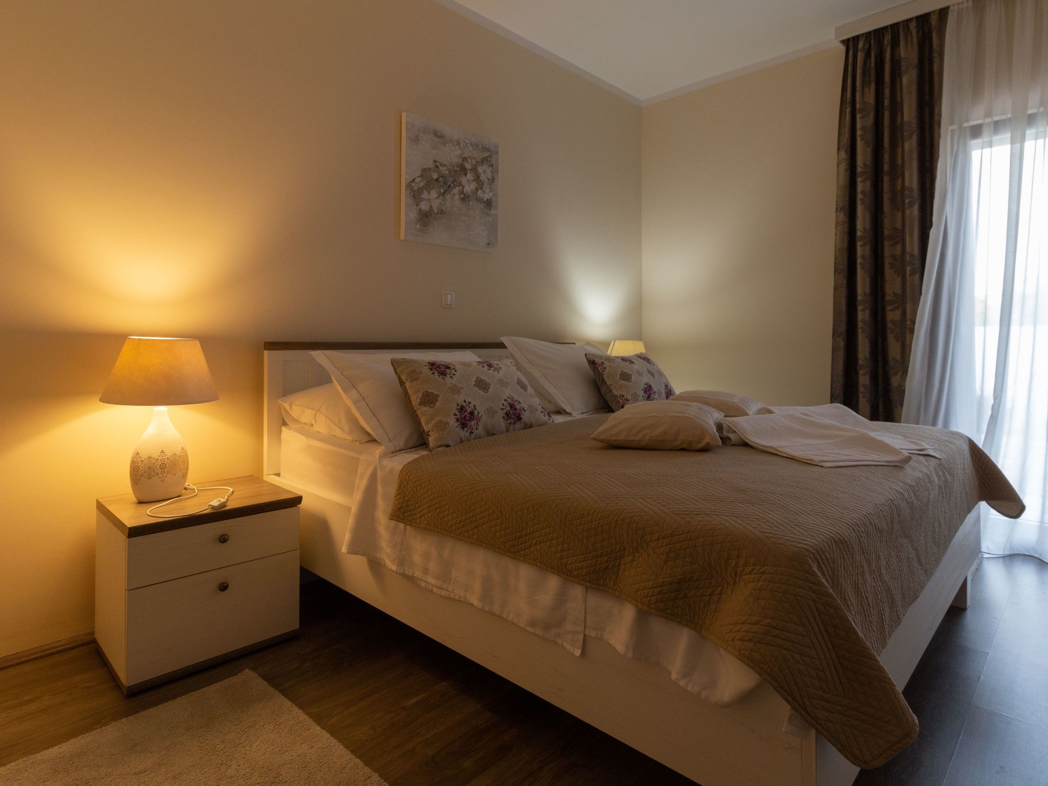 Villa mit Garten, Grill und Terrasse-Drinnen