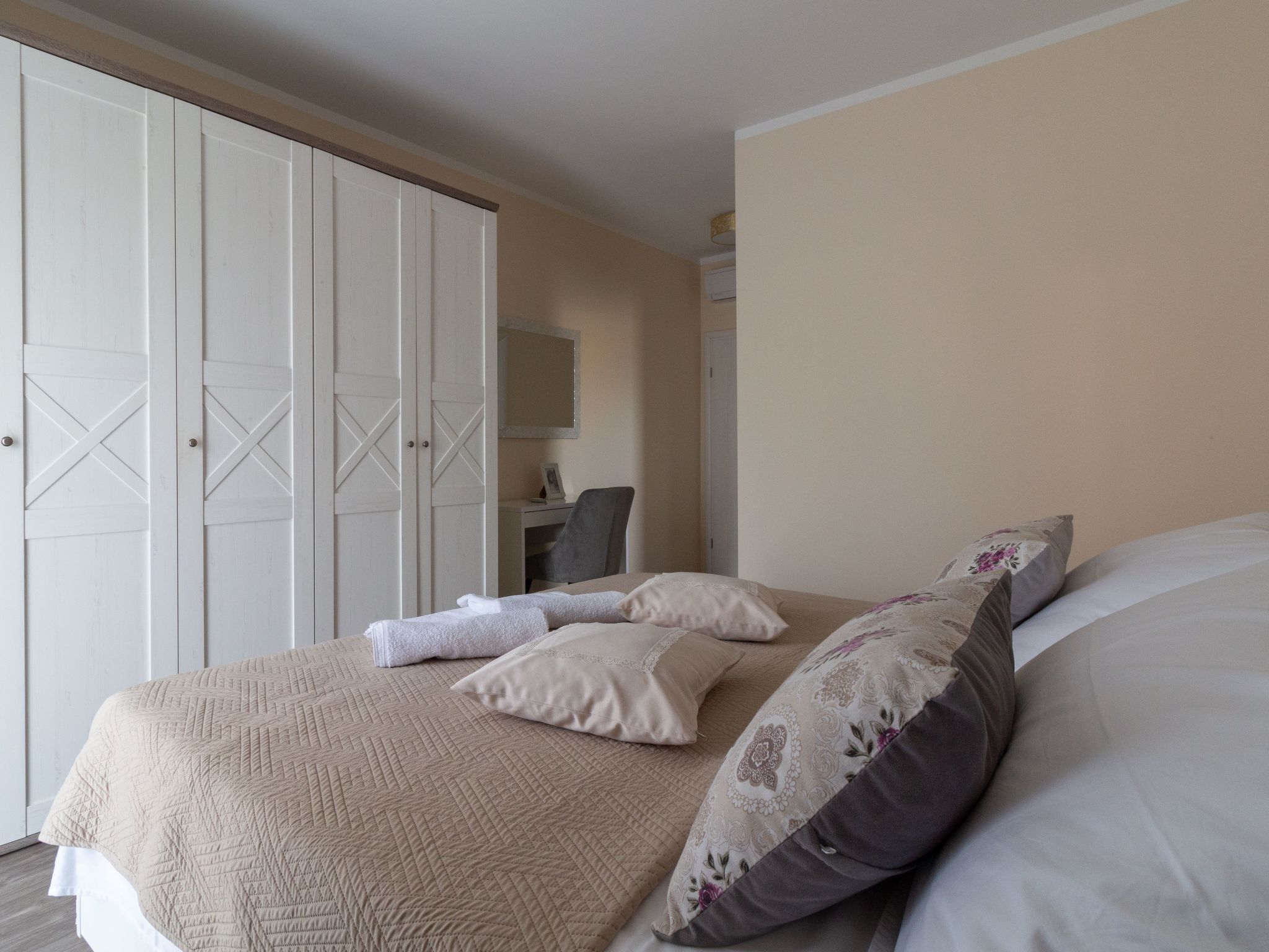 Villa mit Garten, Grill und Terrasse-Drinnen