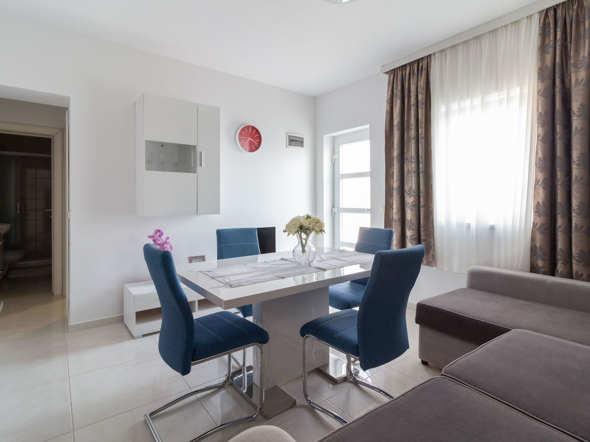 Villa mit Garten, Grill und Terrasse-Drinnen