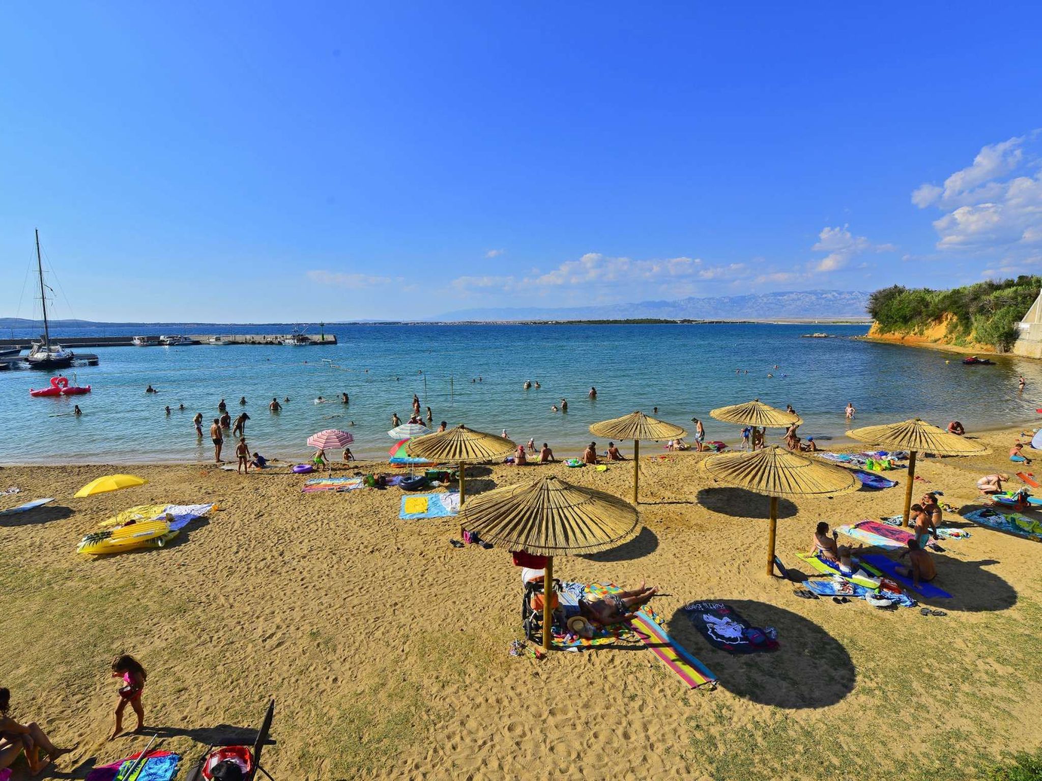 "Lipa" mit Schwimmbad-Image-tags.info