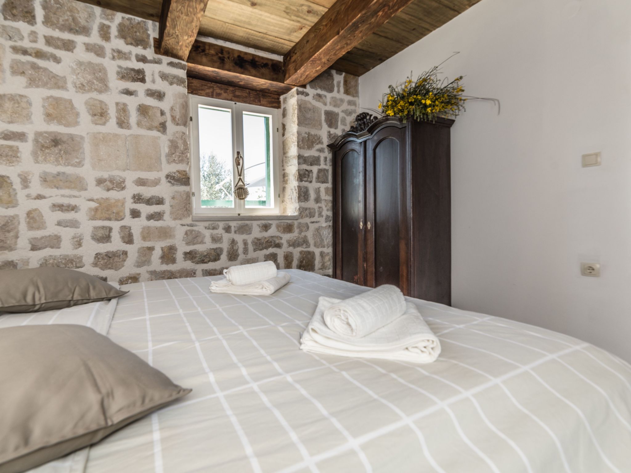 "Lipa" mit Schwimmbad-Image-tags.info