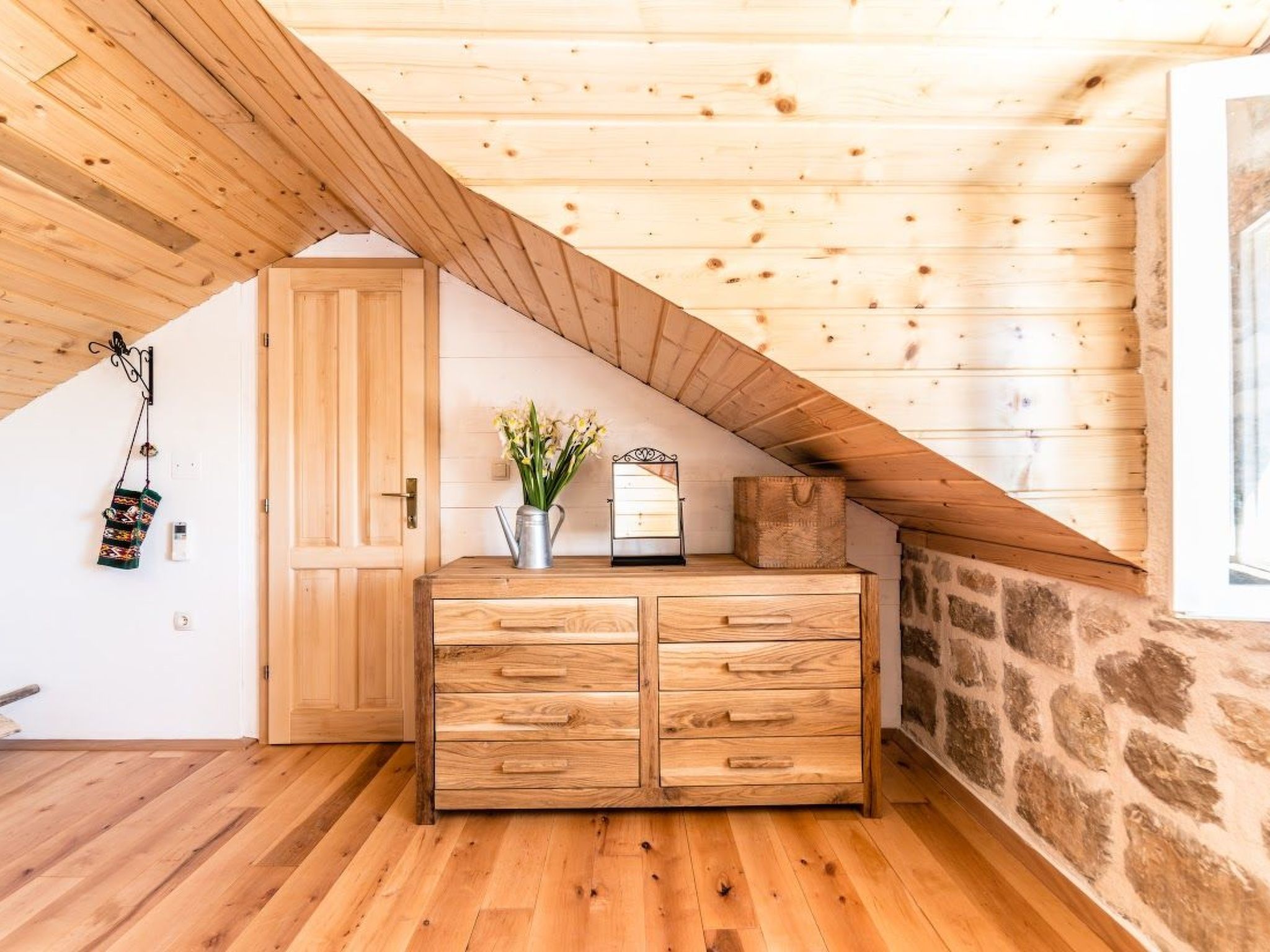 "Lipa" mit Schwimmbad-Image-tags.info