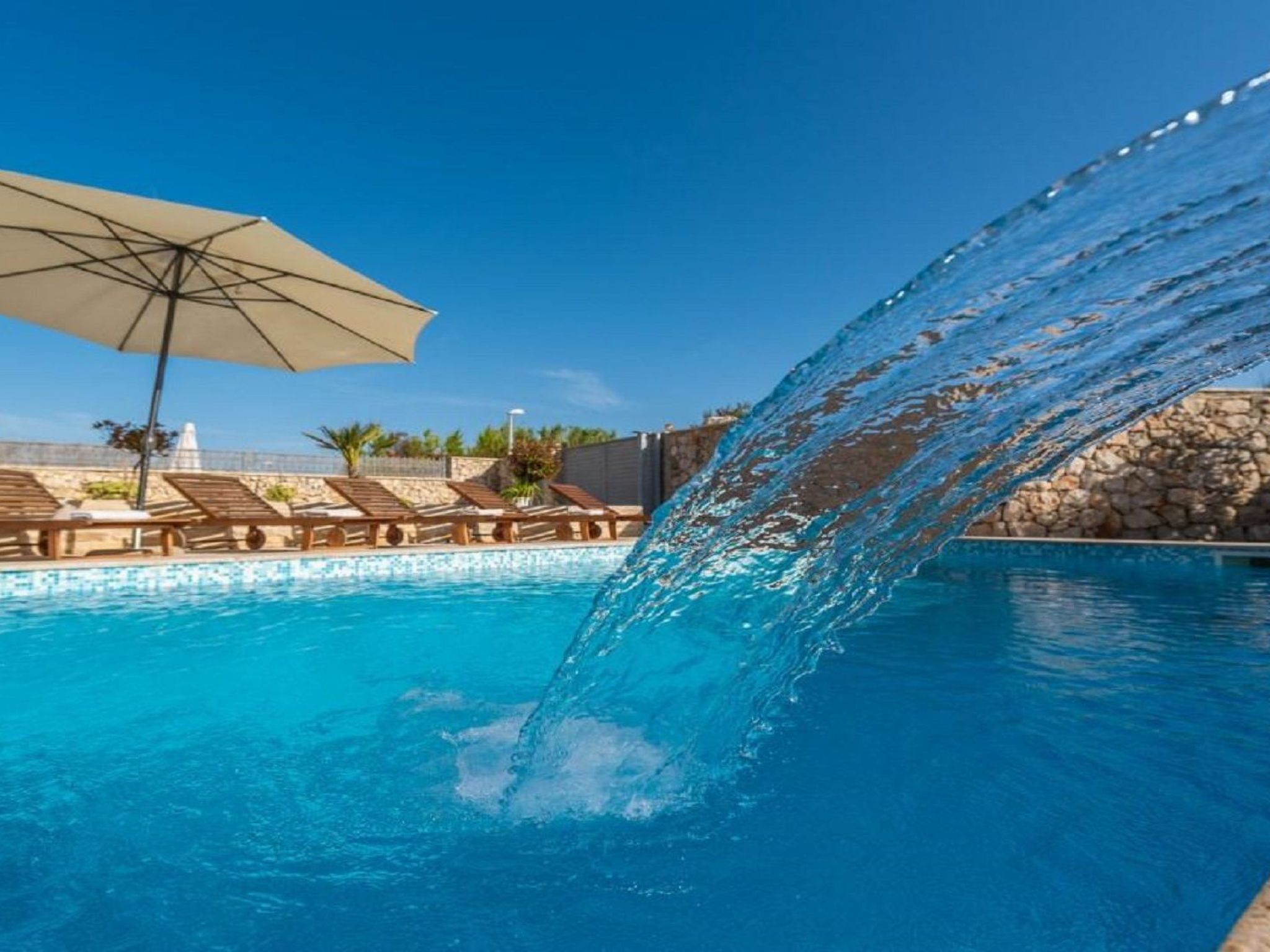 Villa mit beheiztem Pool, schöne Aussicht, Strandnähe-Image-tags.info