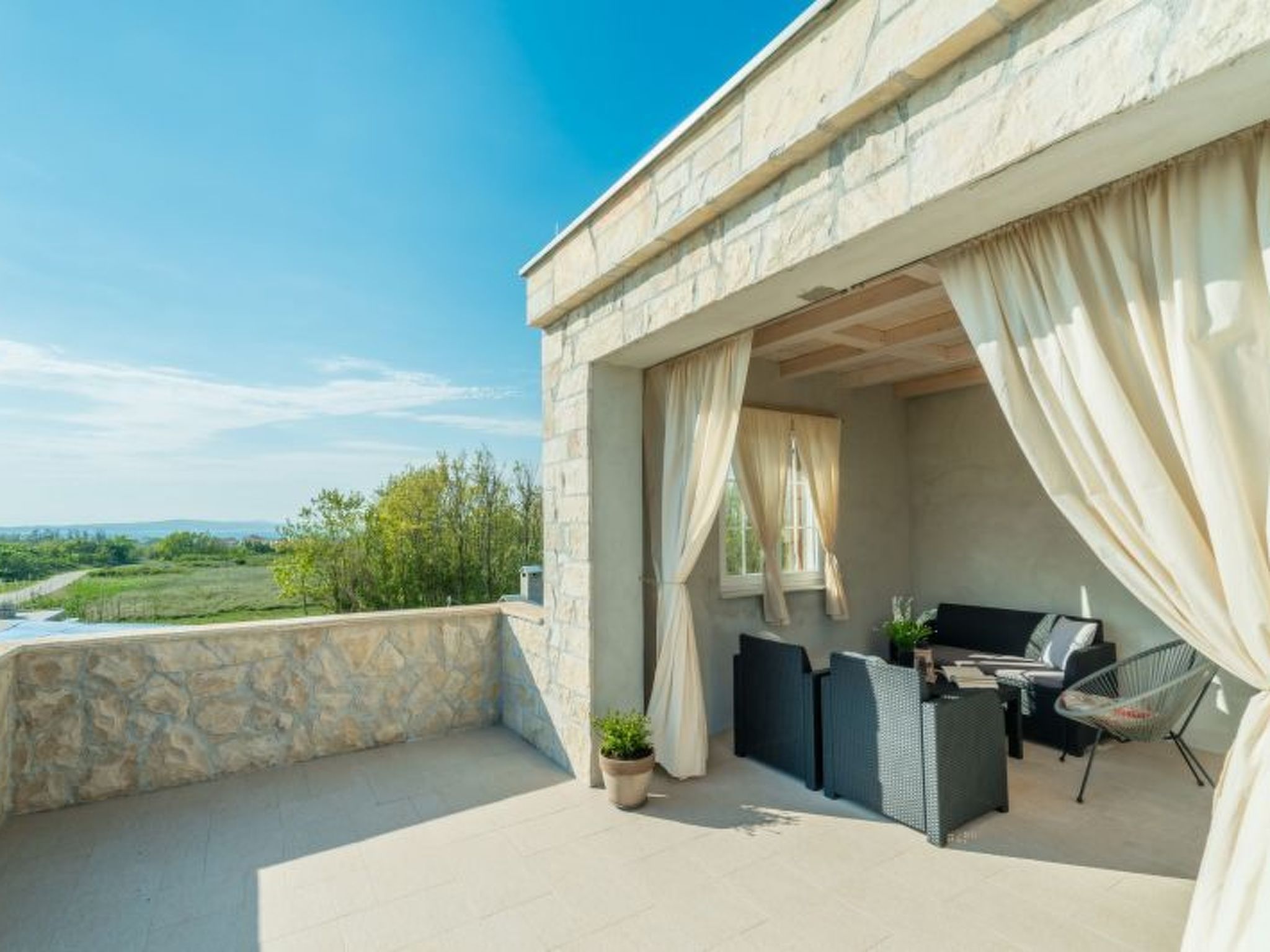 Villa mit beheiztem Pool, schöne Aussicht, Strandnähe-Image-tags.info