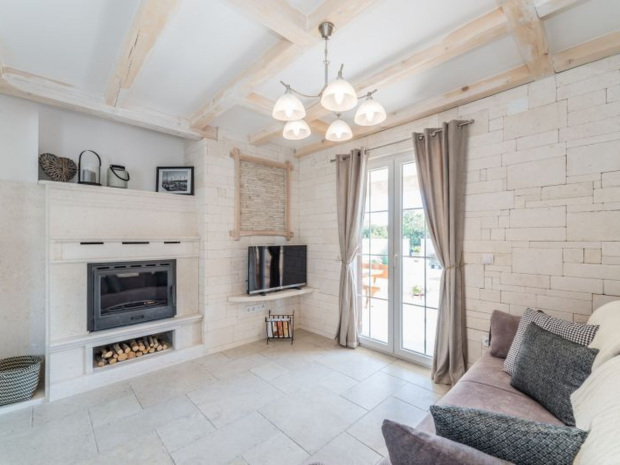 Villa mit beheiztem Pool, schöne Aussicht, Strandnähe-Image-tags.info