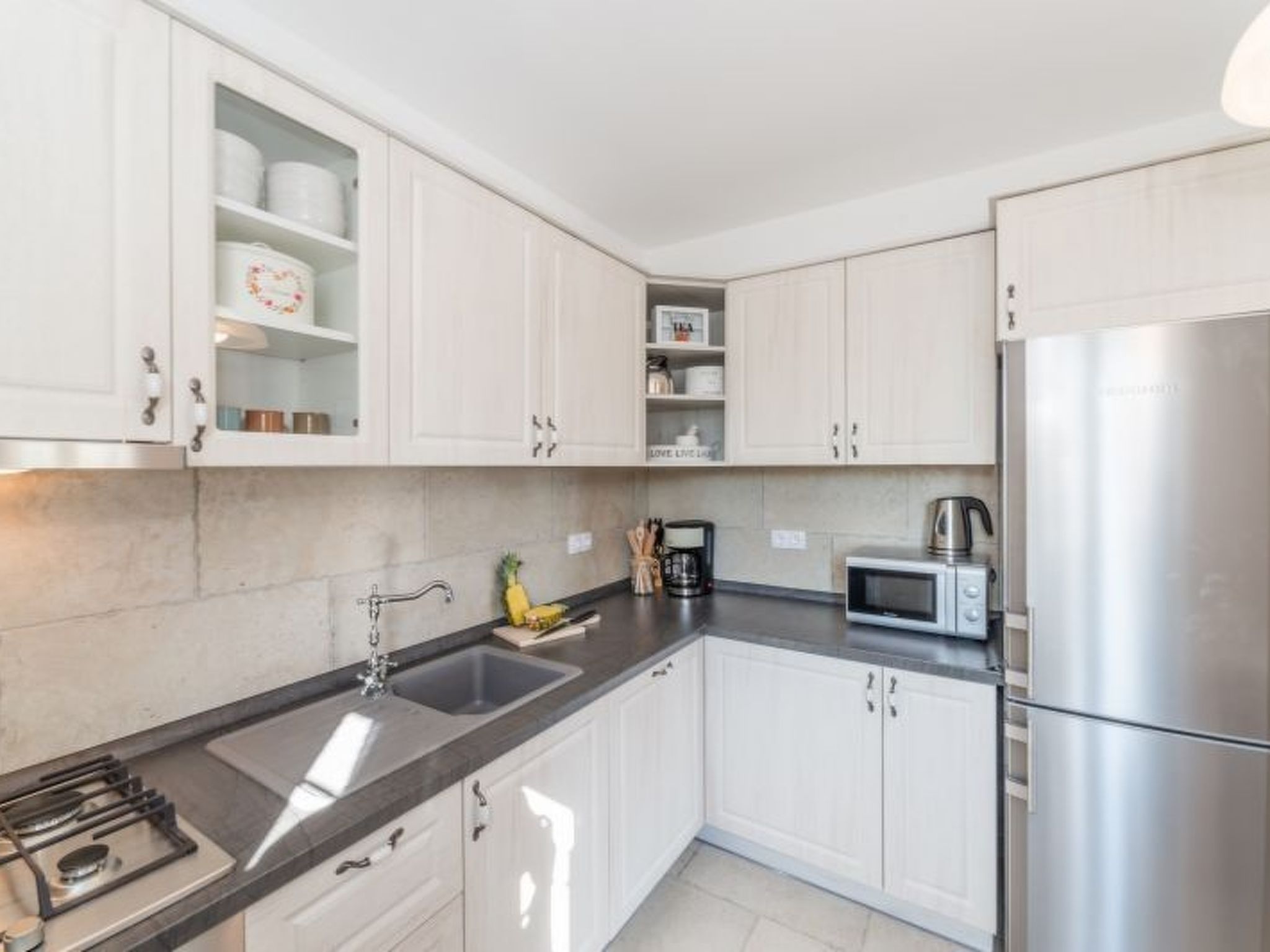 Villa mit beheiztem Pool, schöne Aussicht, Strandnähe-Image-tags.info