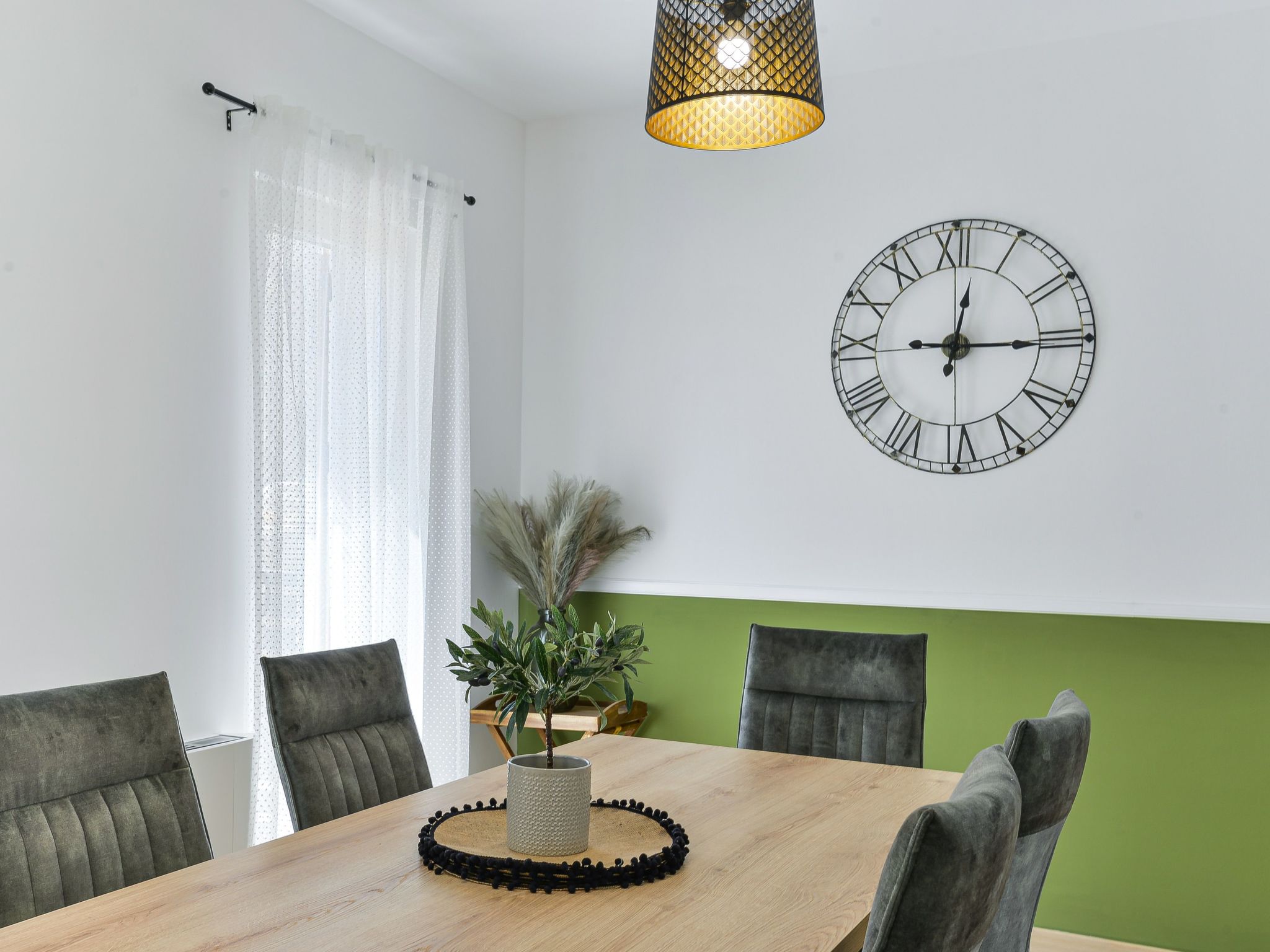 Neue Luxusvilla mit Schwimmbad, Sauna-Image-tags.info