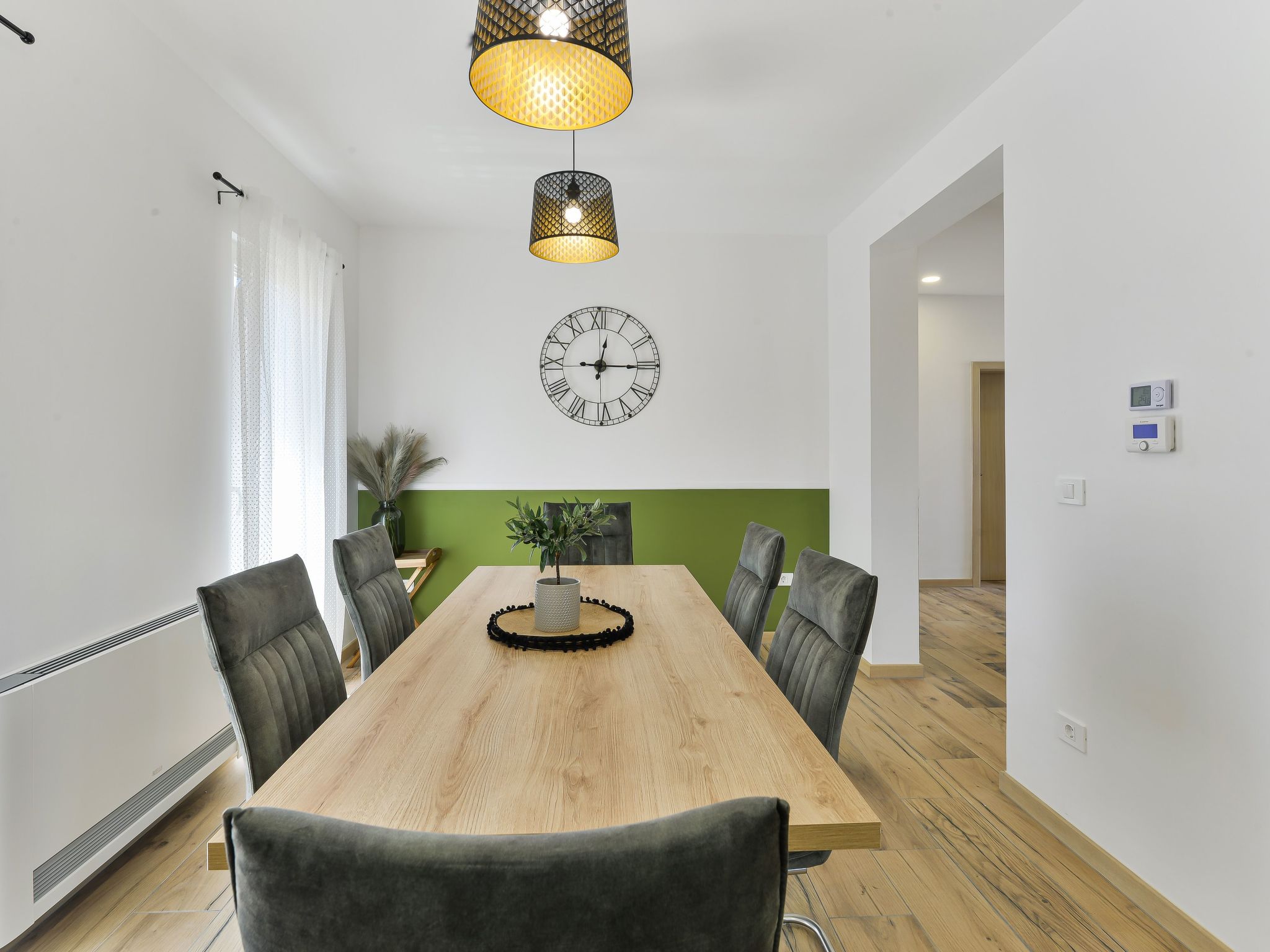 Neue Luxusvilla mit Schwimmbad, Sauna-Image-tags.info